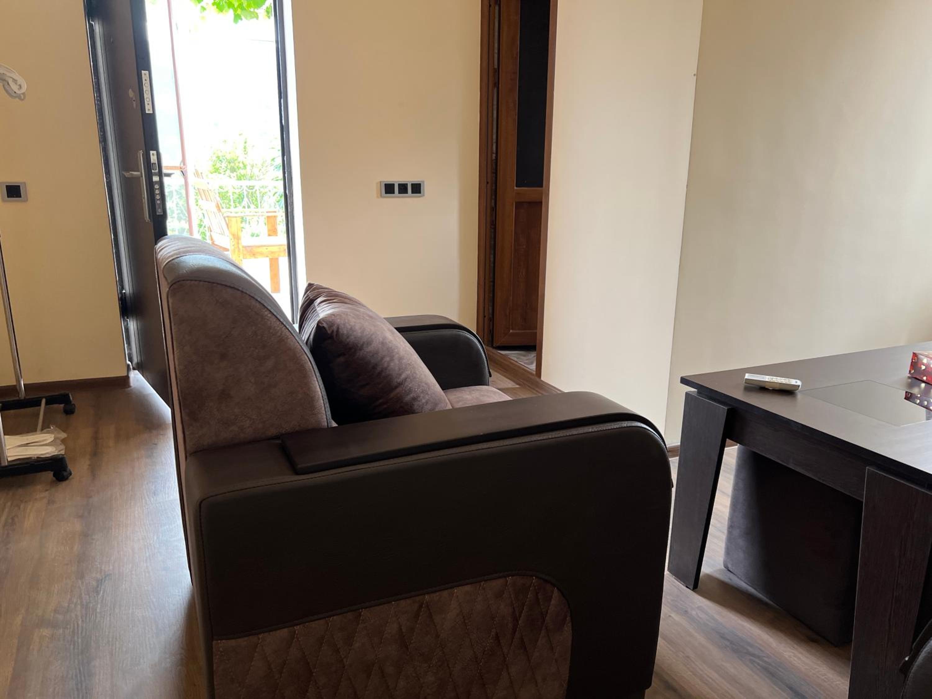 Double or Twin Room with Mountain View photo 3
