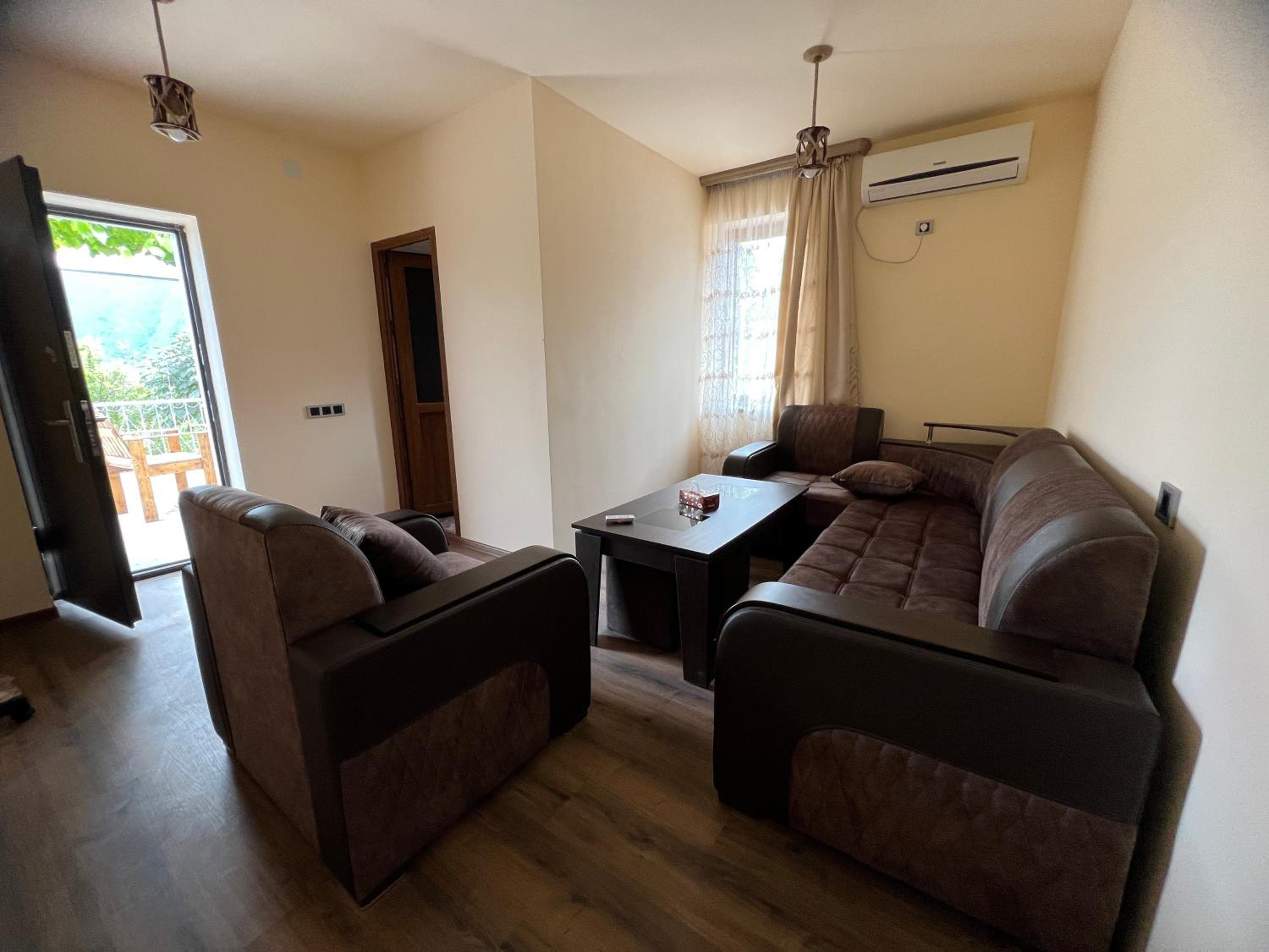 Quadruple Room with Mountain View photo 1