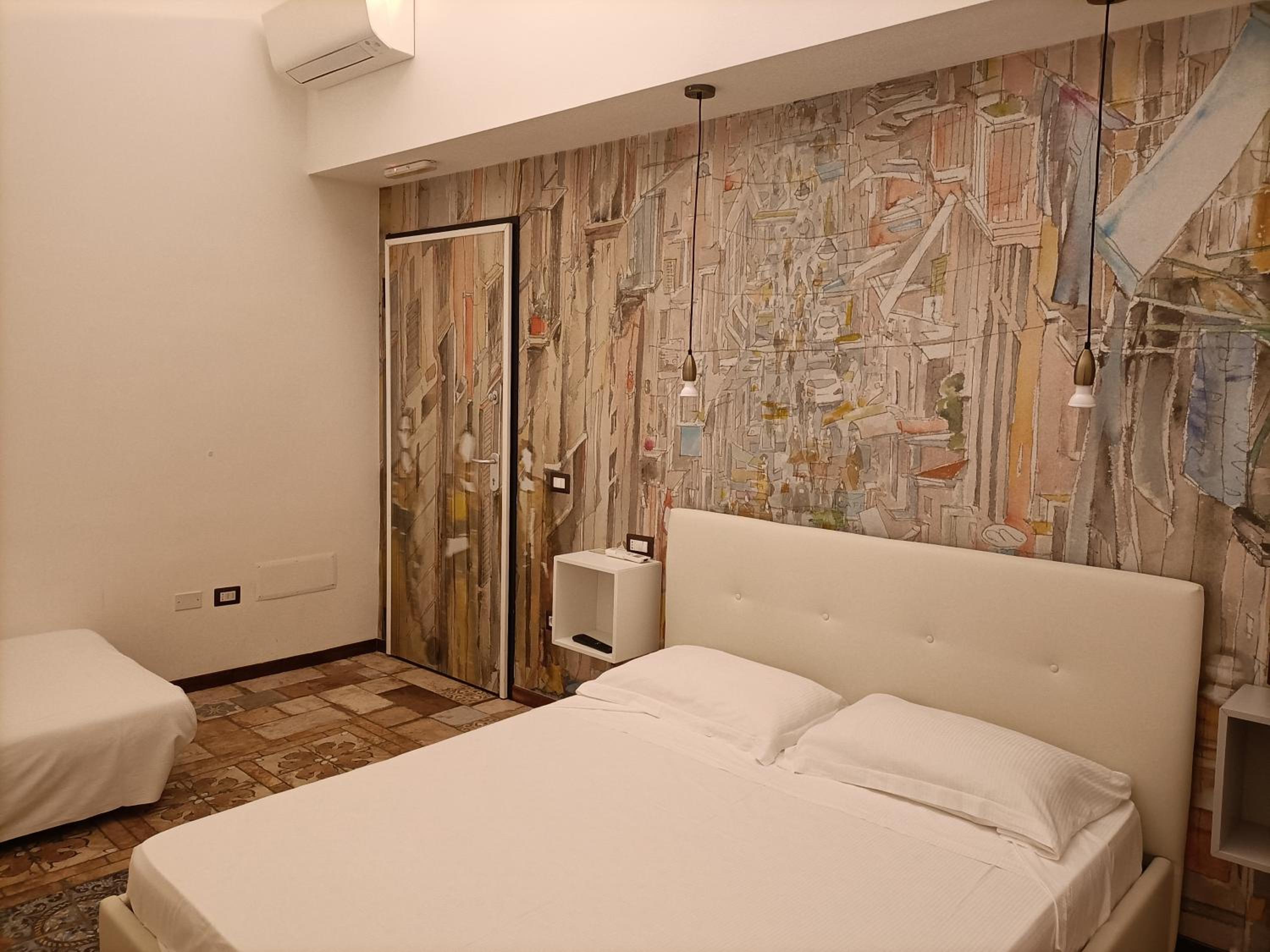 Deluxe Room (2 Adults + 1 Child) - Photo 7