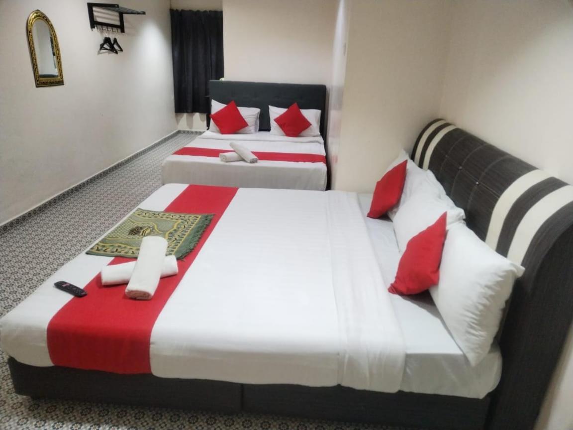 Deluxe Family Suite photo 3