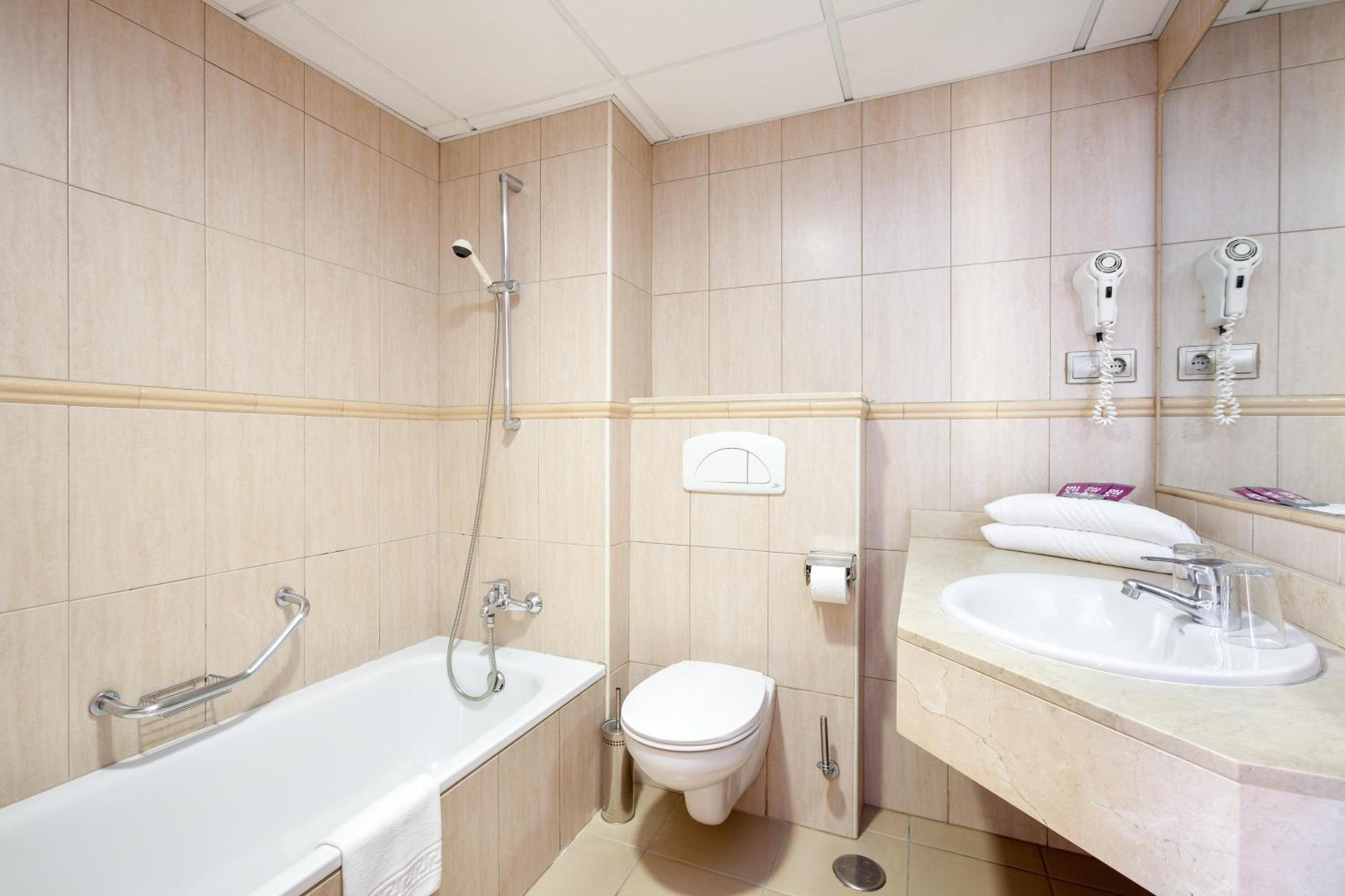 Single Room photo 3