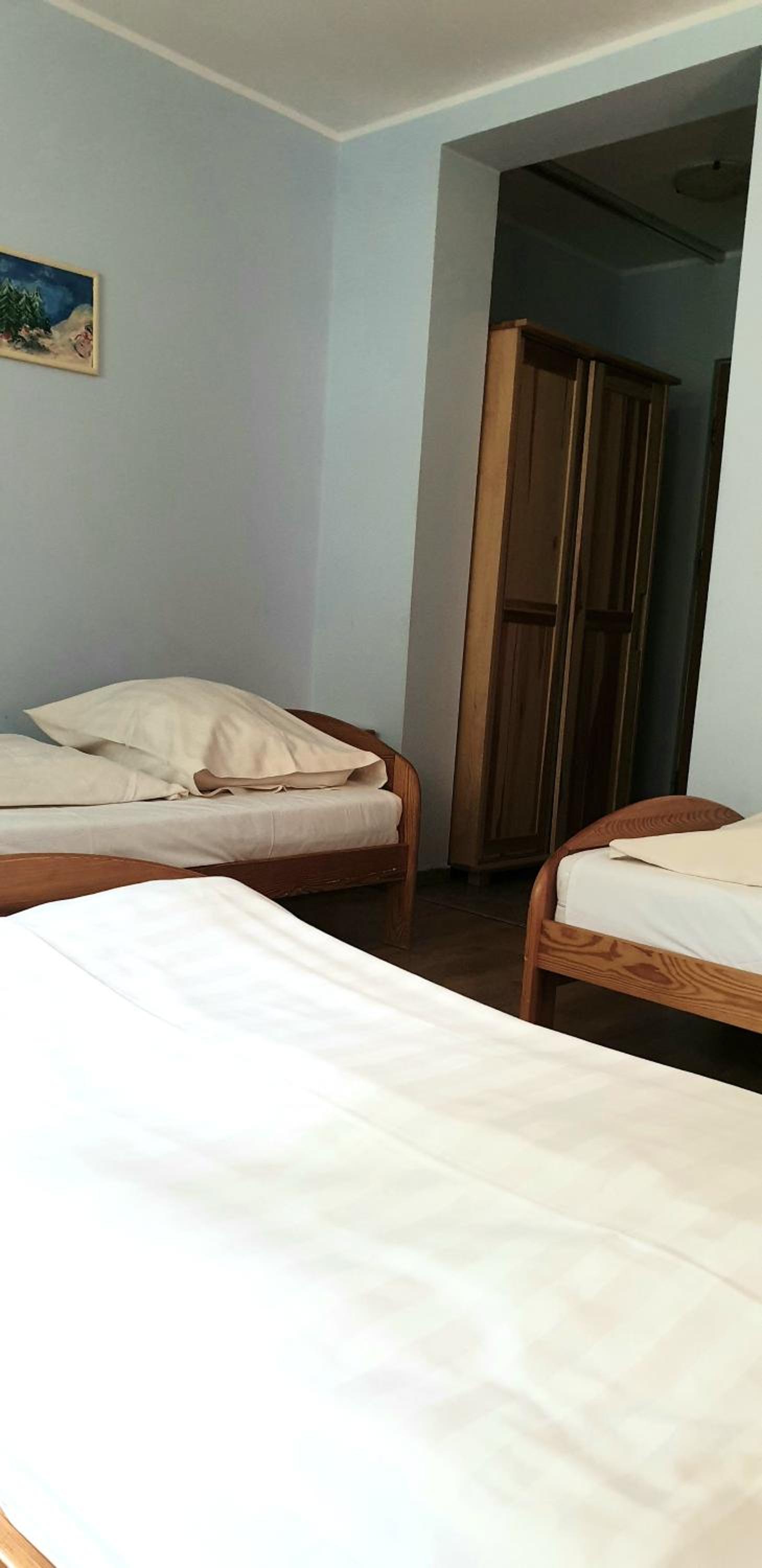 Triple Room with Bathroom - Photo 4