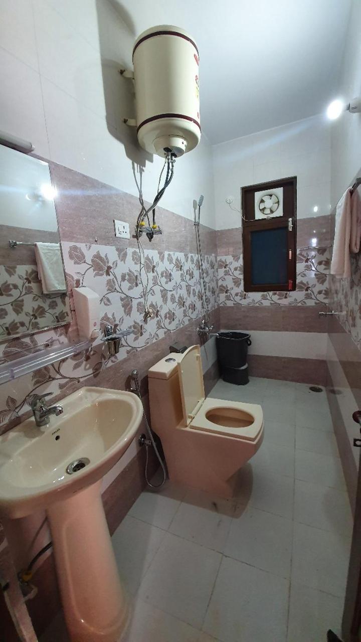 Two-Bedroom Townhouse - Photo 8