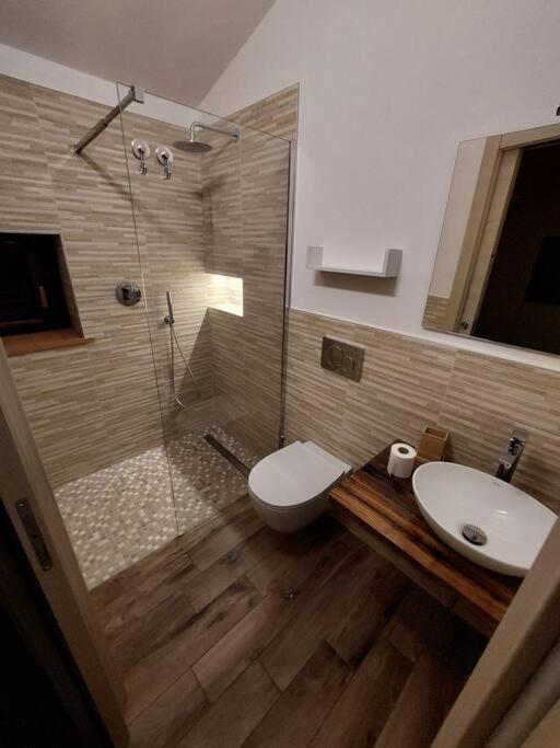 One-Bedroom House photo 3
