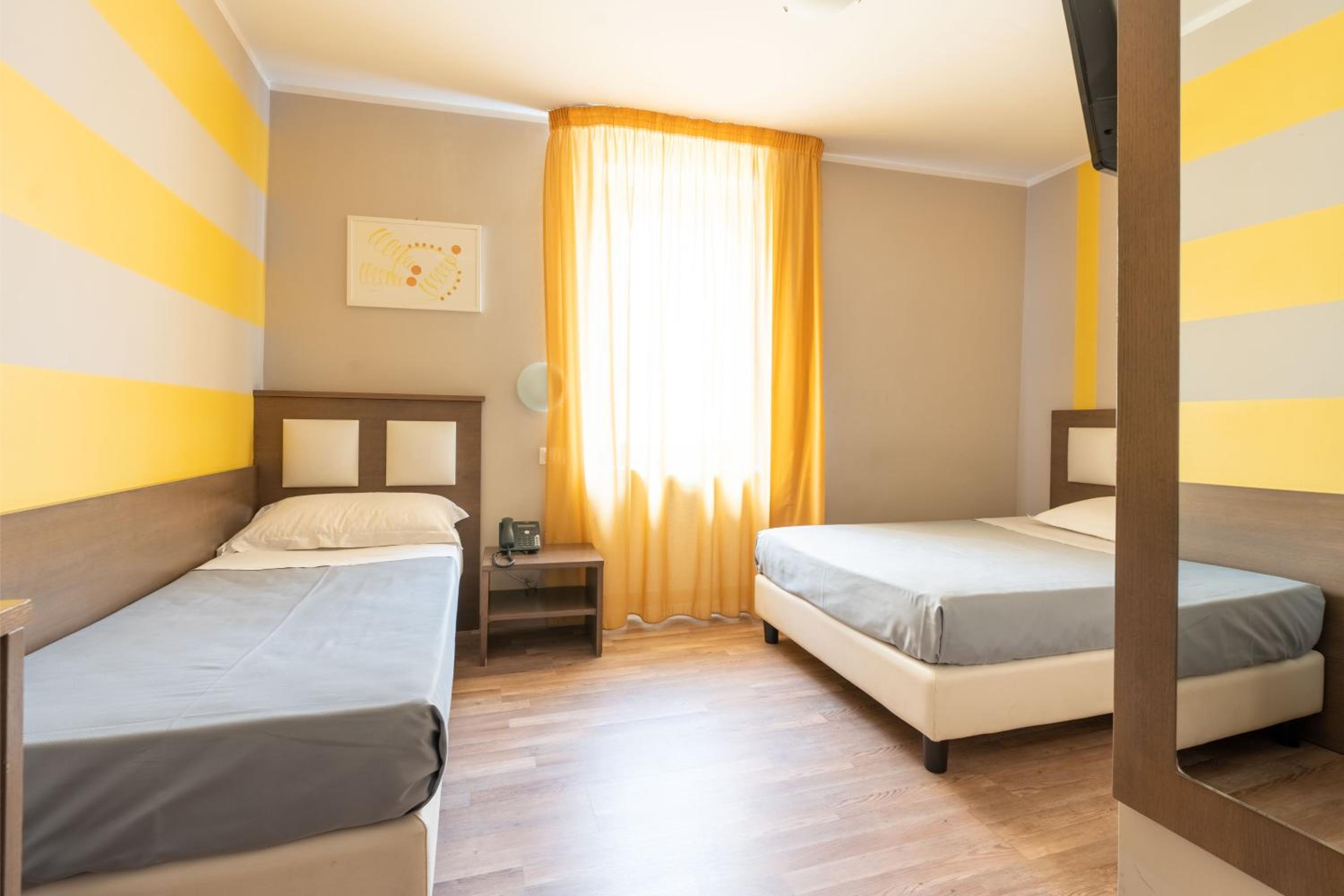 Twin Room - Photo 1