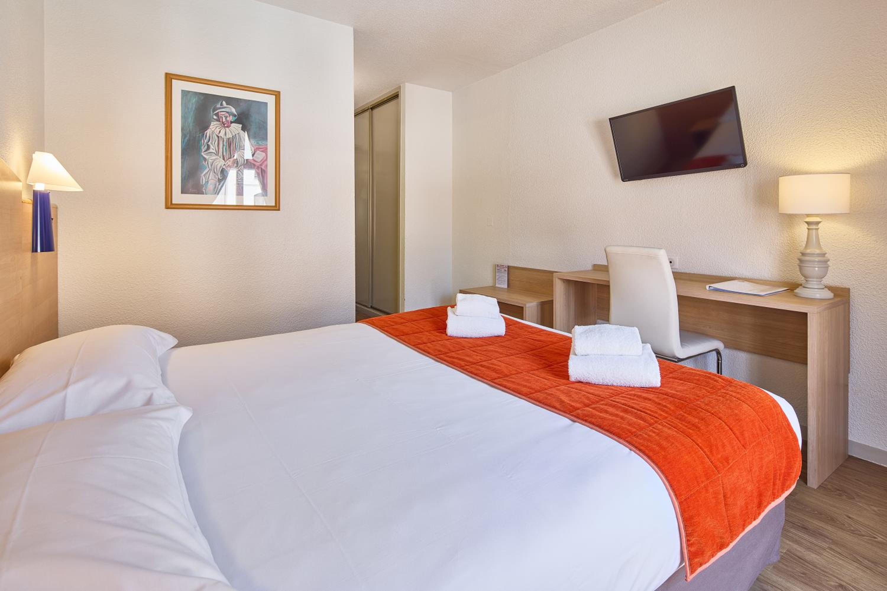 Comfort Double Room with pool access photo 3