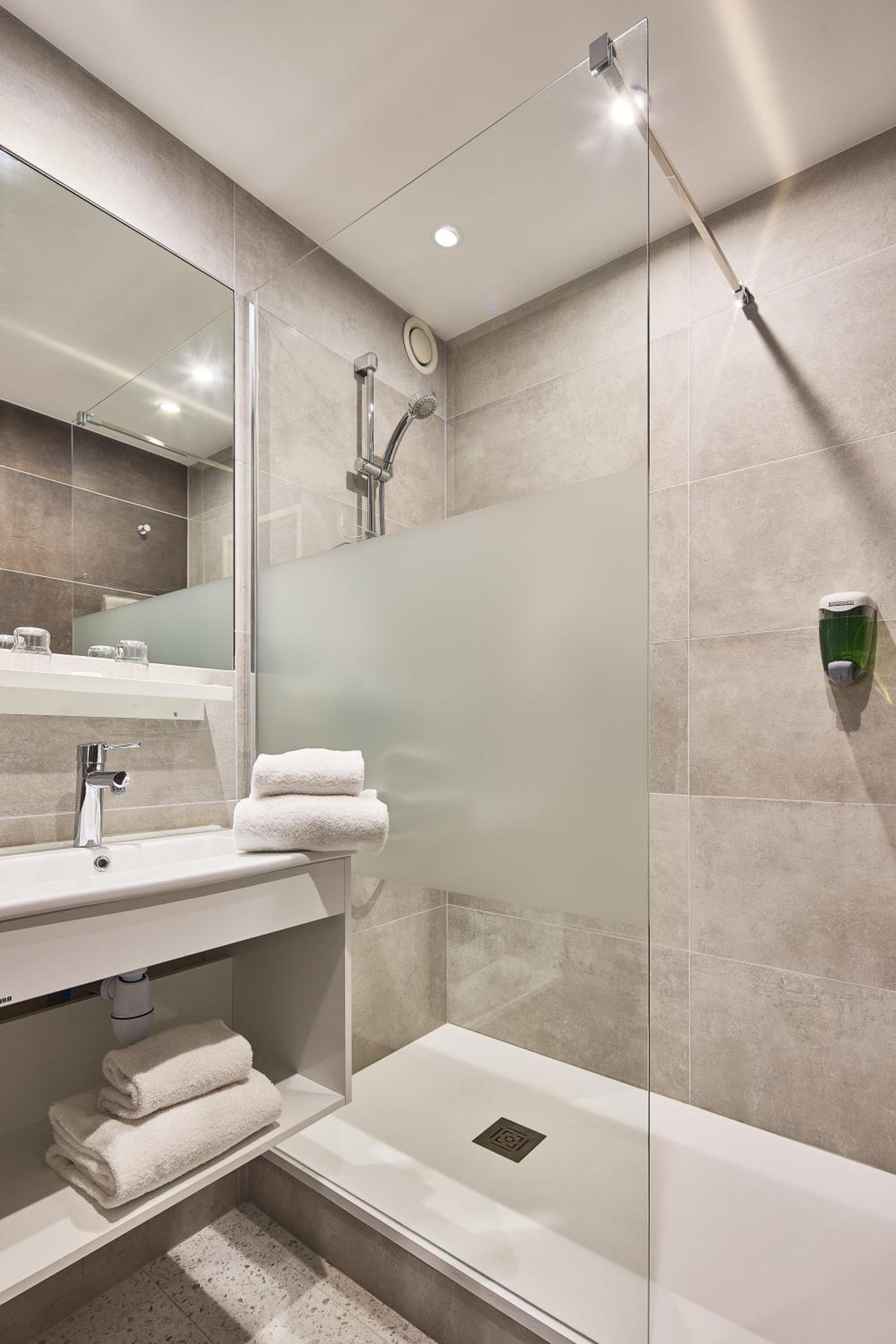 Comfort Double Room with pool access photo 2