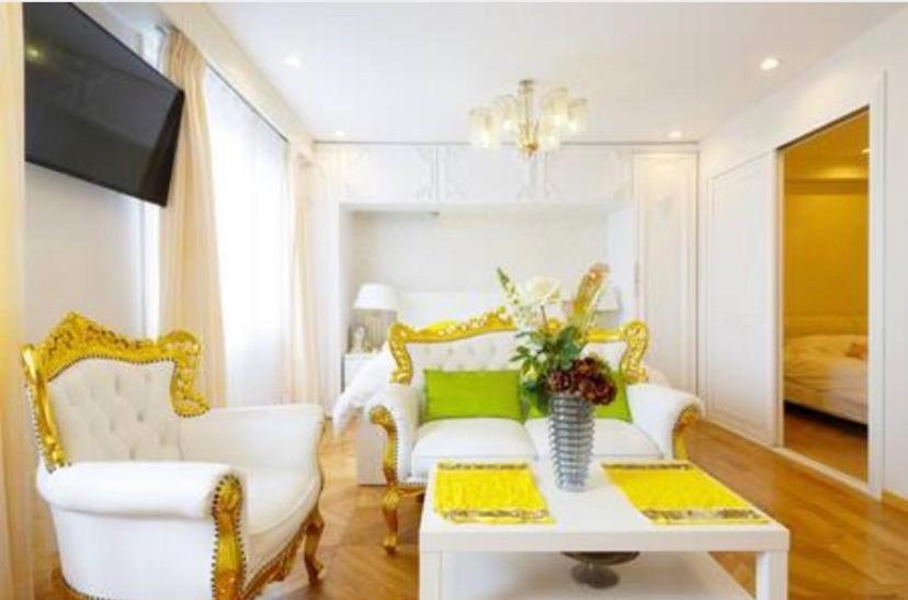 Three-Bedroom Suite photo 2