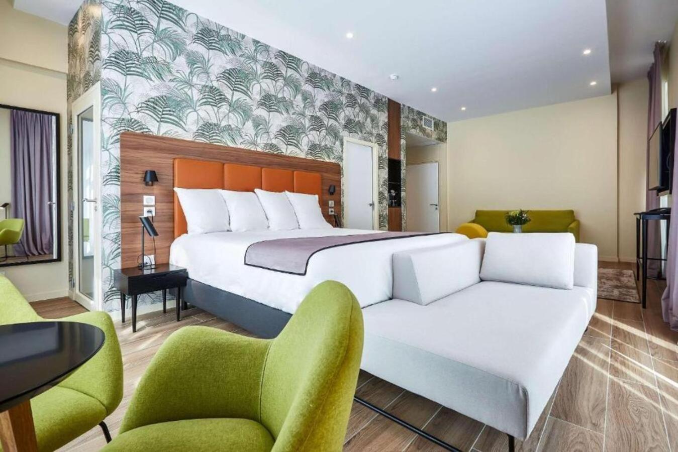 King Suite - Photo 1
