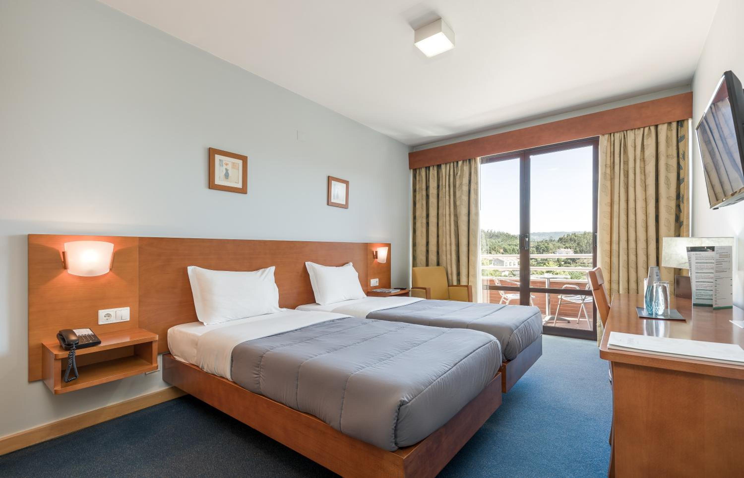 Superior Twin Room - Photo 1
