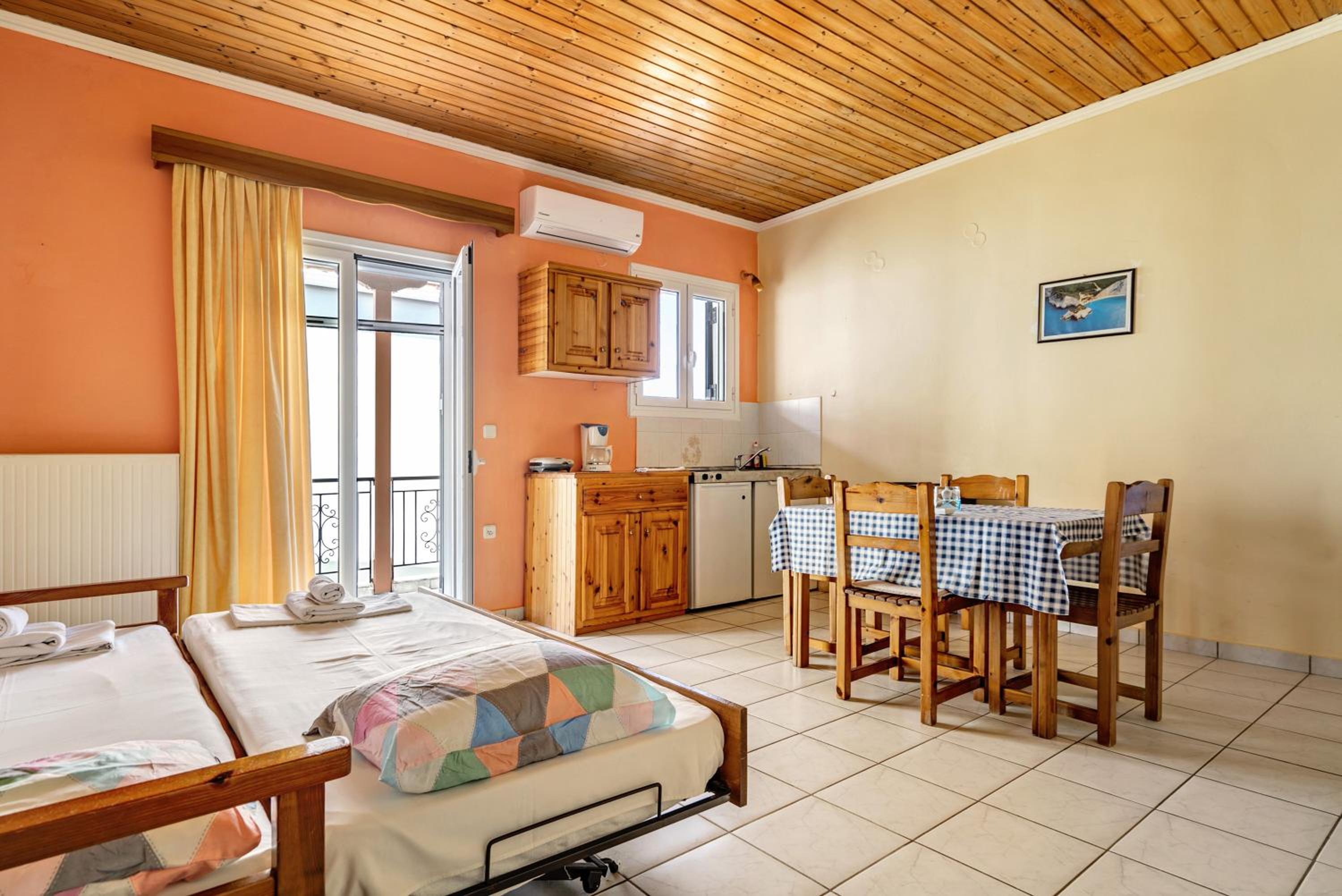 Superior One-Bedroom Apartment with Balcony