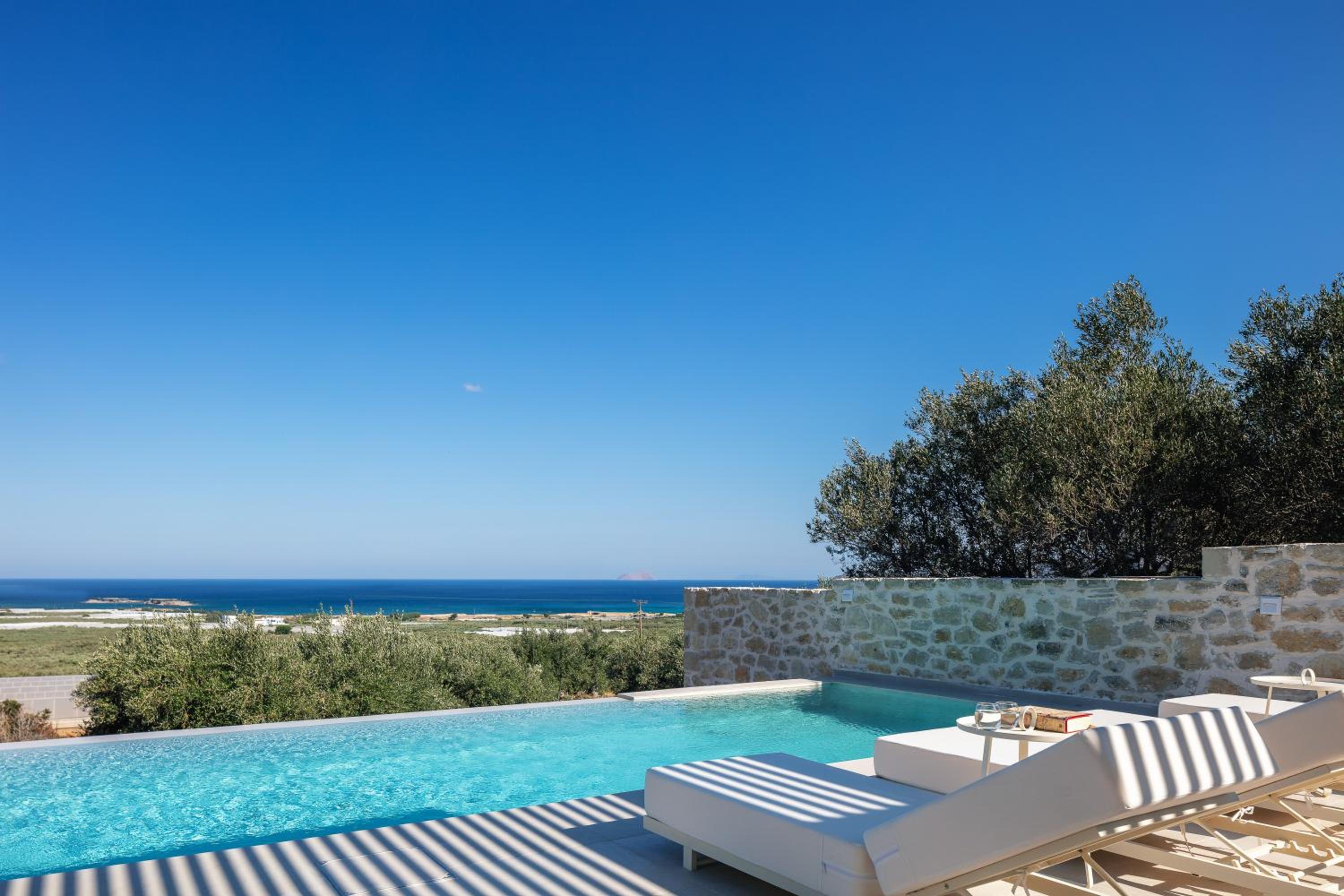 Three-Bedroom Villa photo 2