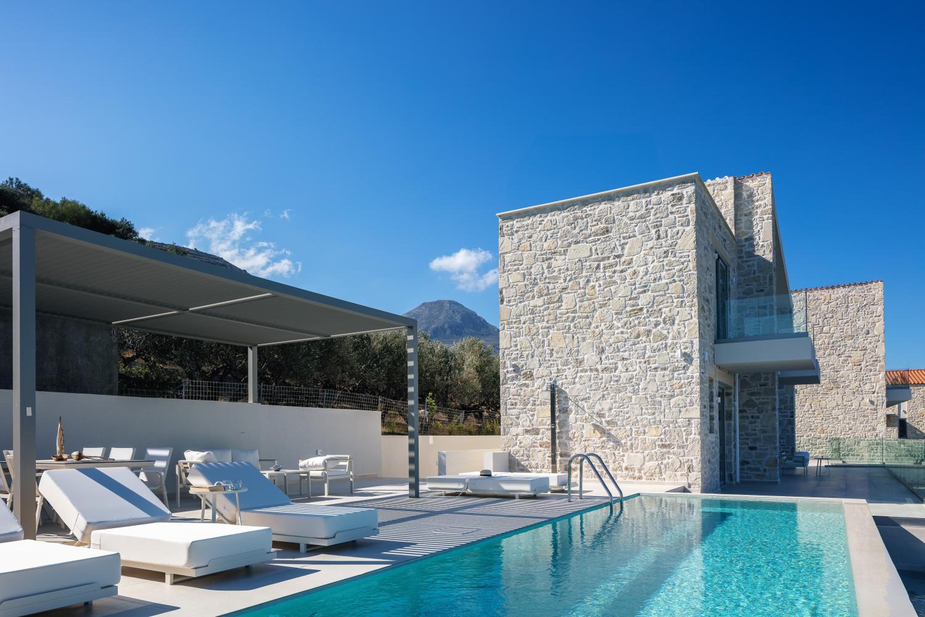 Three-Bedroom Villa photo 3