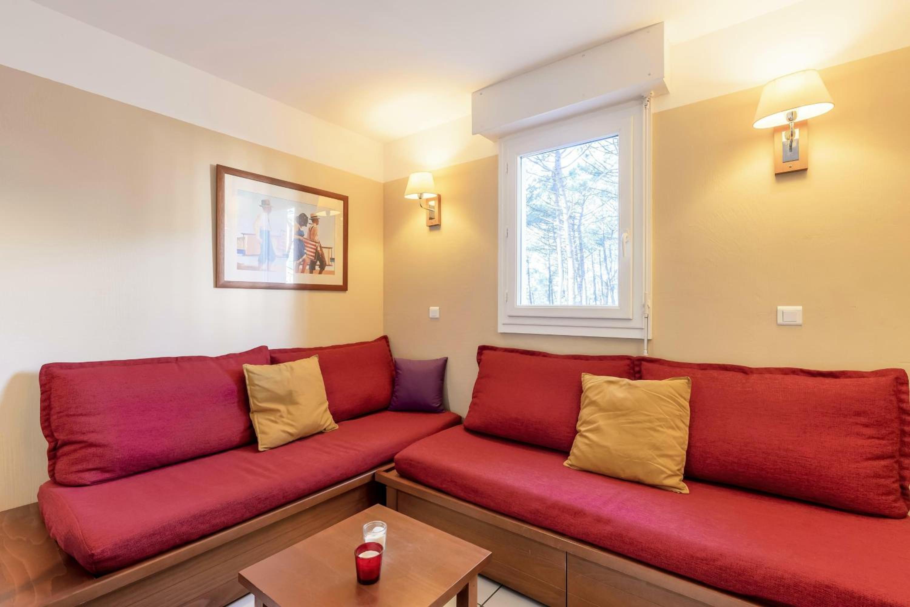 Prestige One-Bedroom Apartment (4 People) photo 1