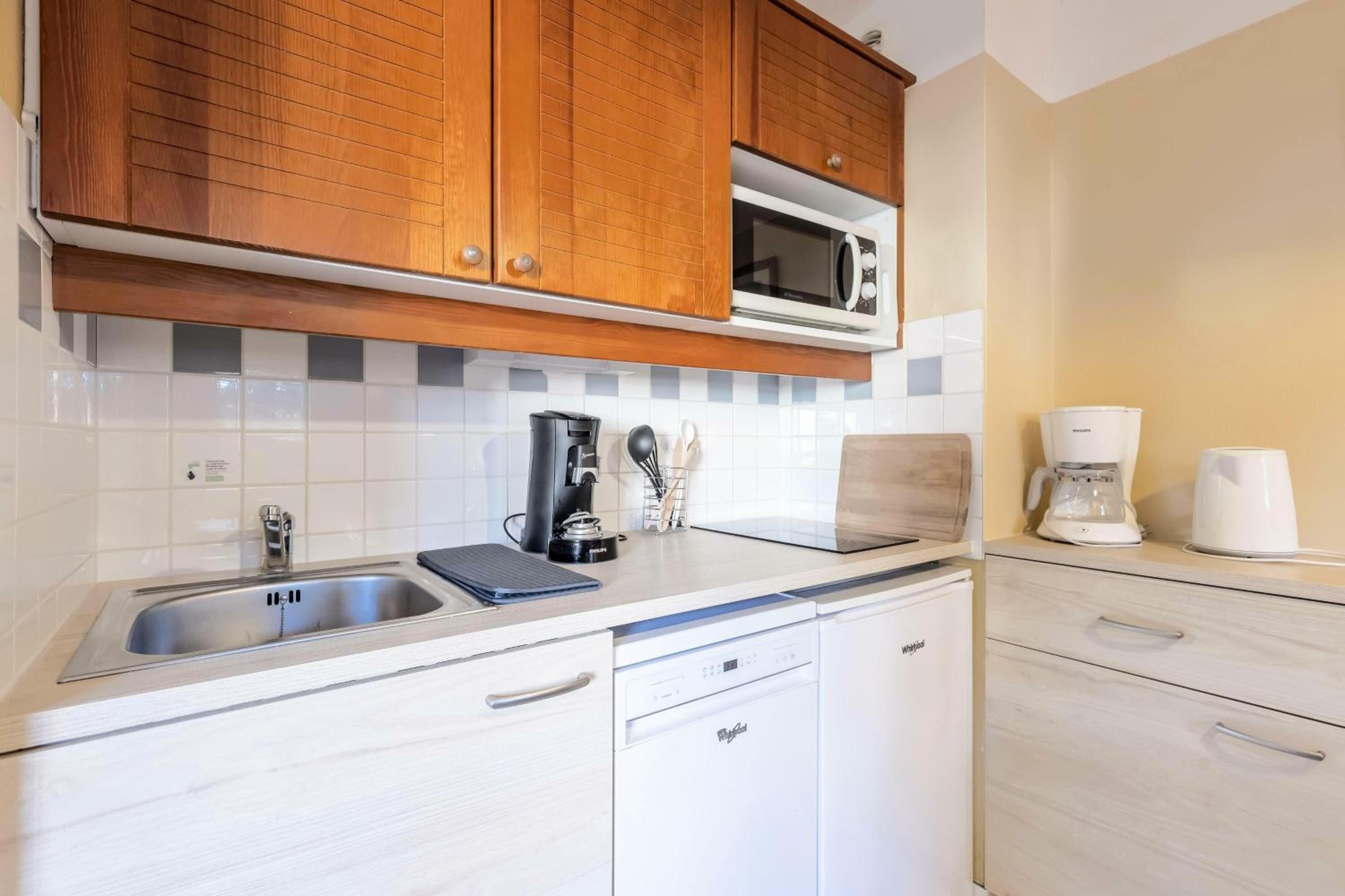 Prestige One-Bedroom Apartment (4 People) photo 3