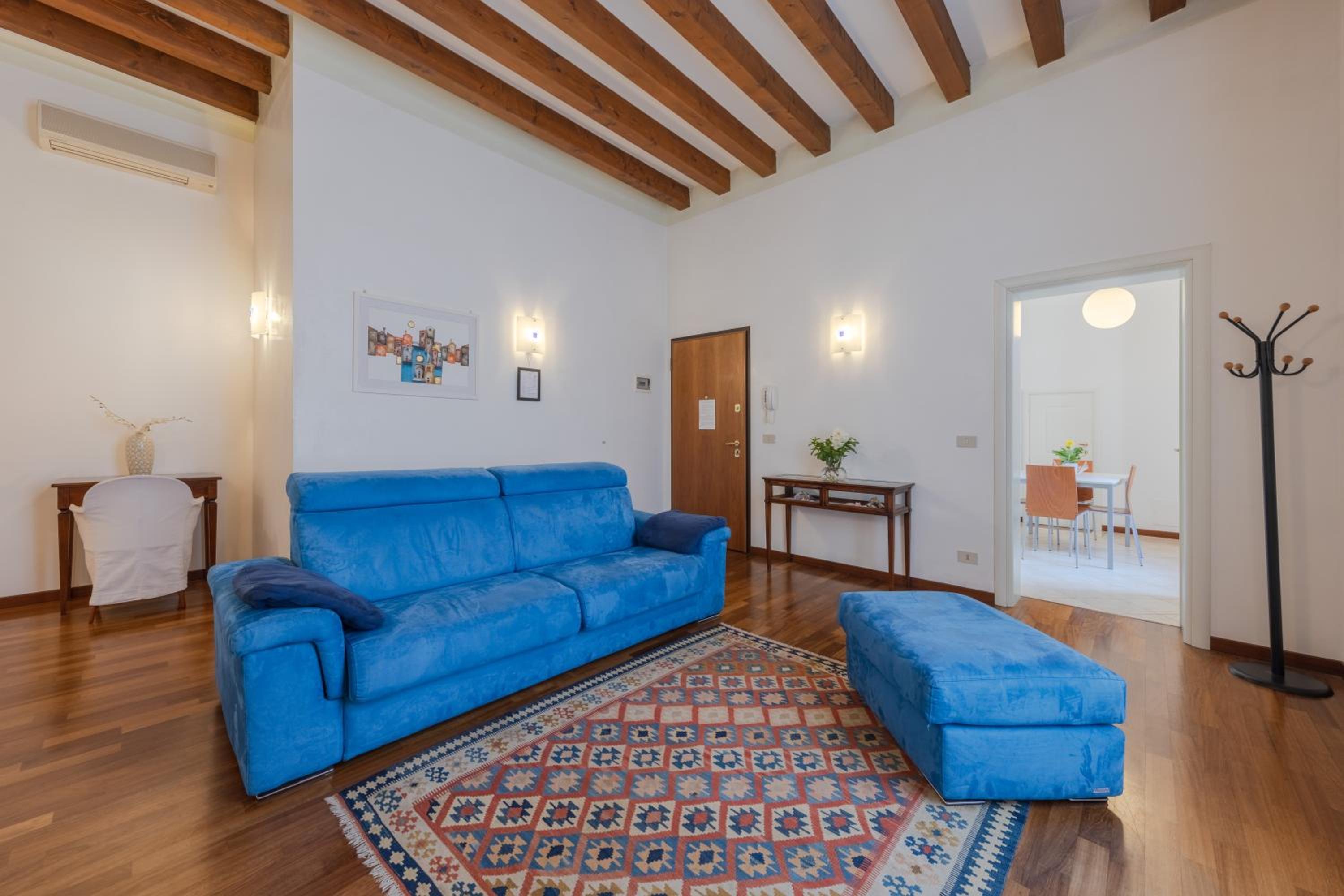 One-Bedroom Suite with Canal View photo 3