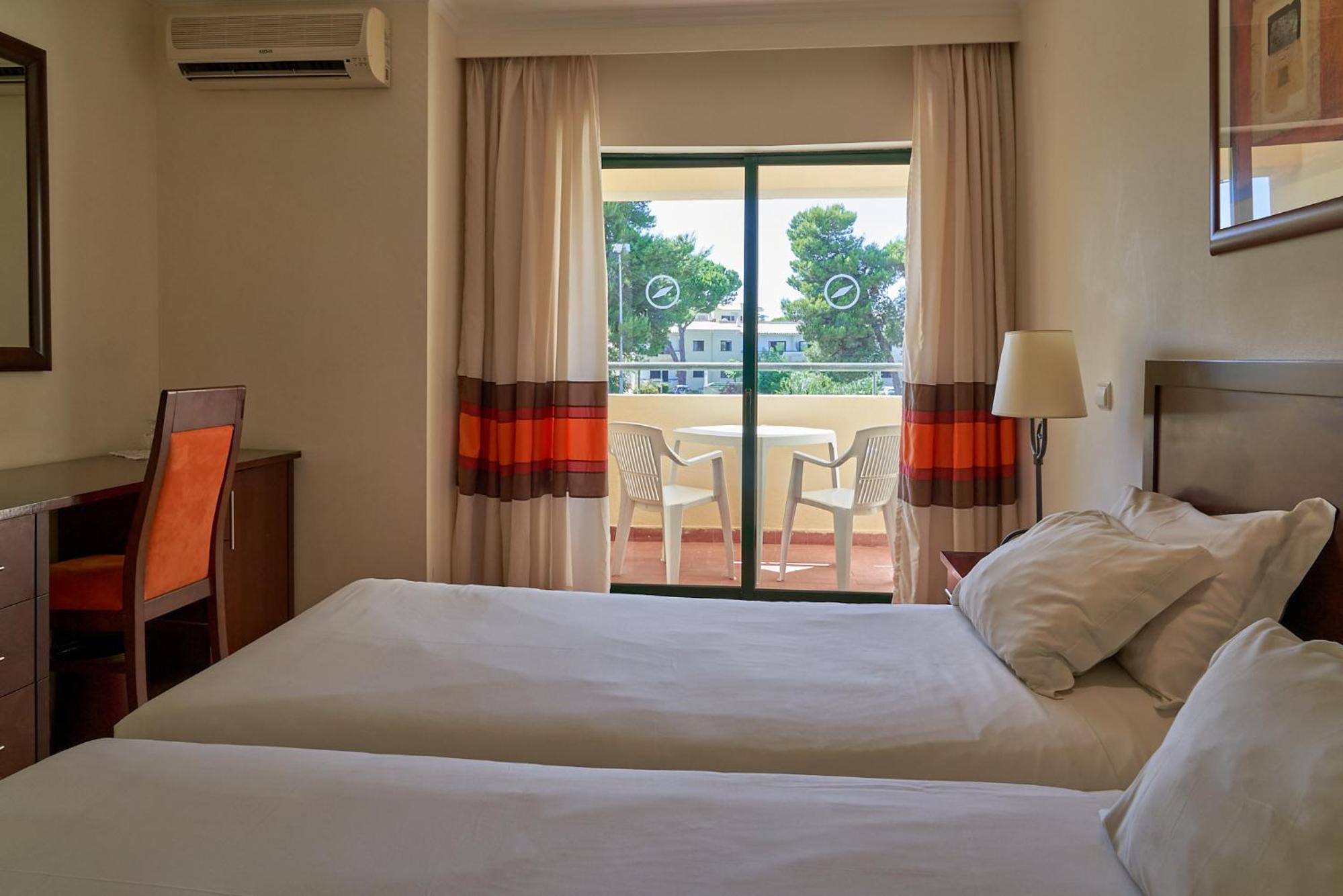 Deluxe Double or Twin Room with City View - Photo 1