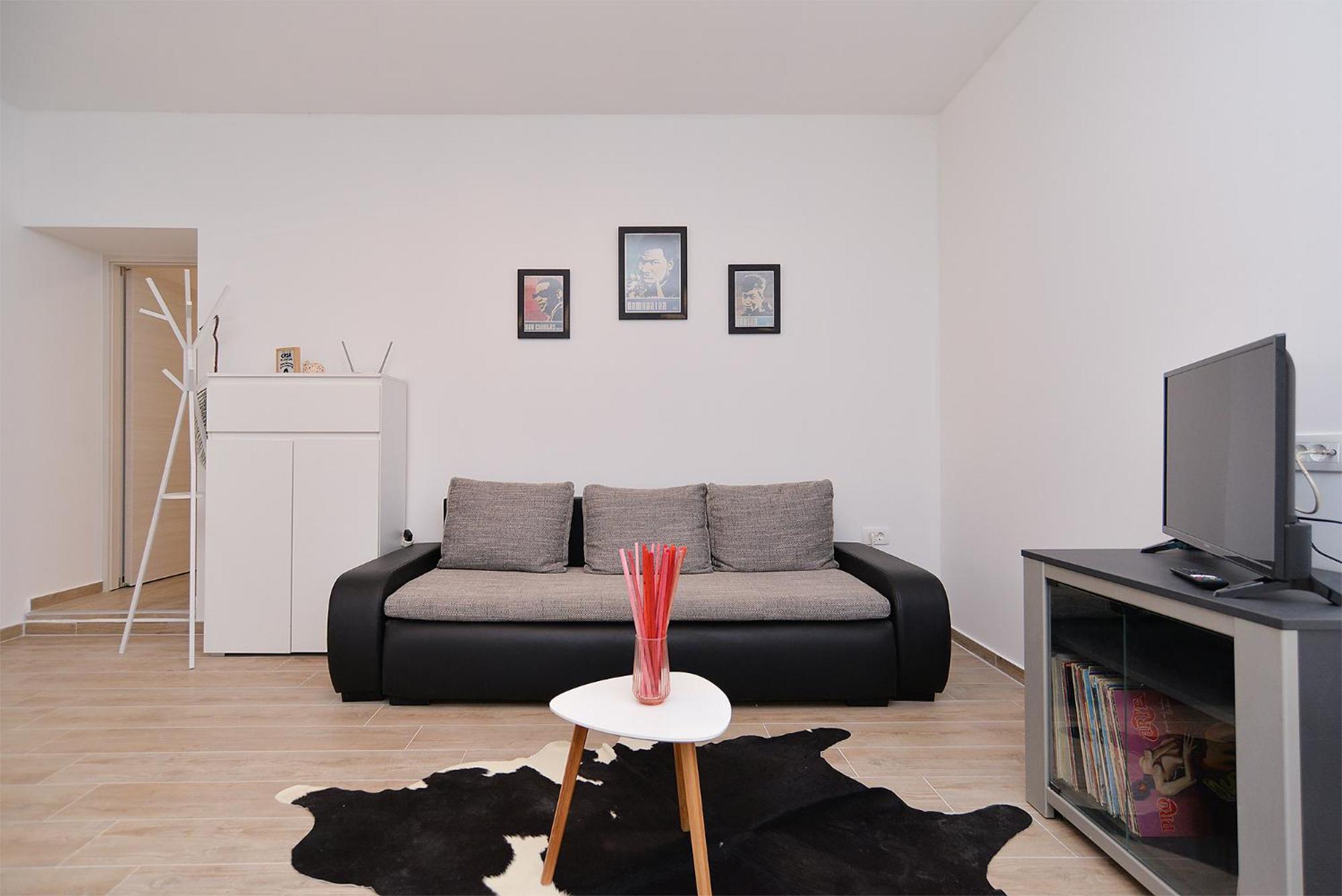 Apartment photo 1