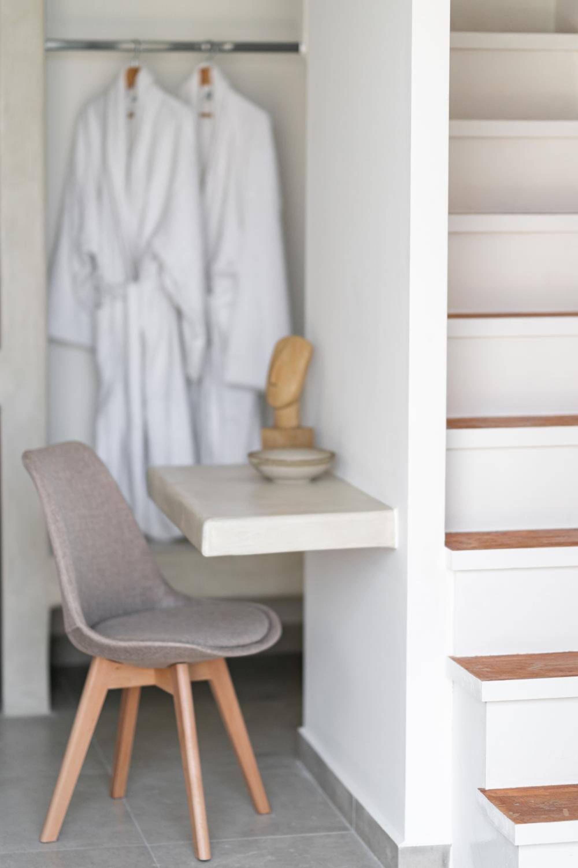 Suite - Photo 3