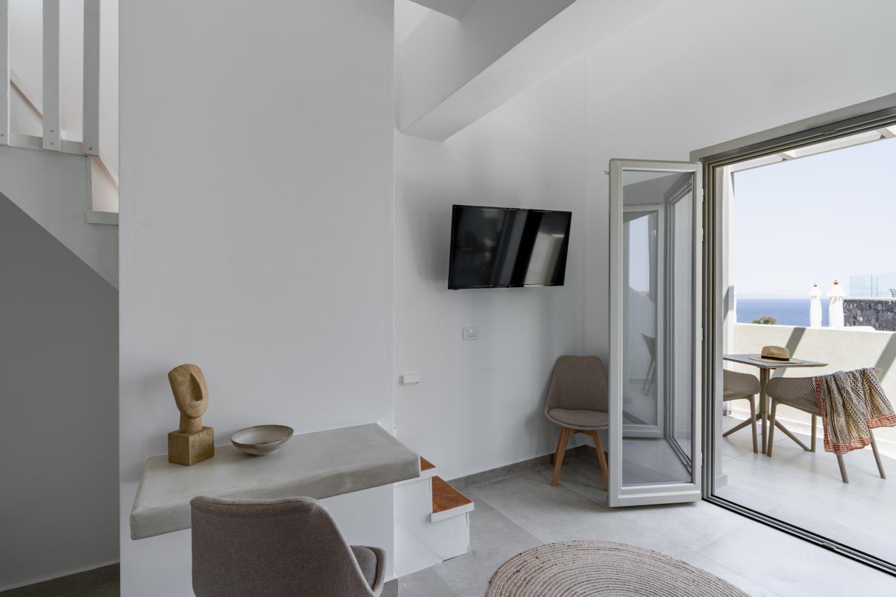 Suite - Photo 8