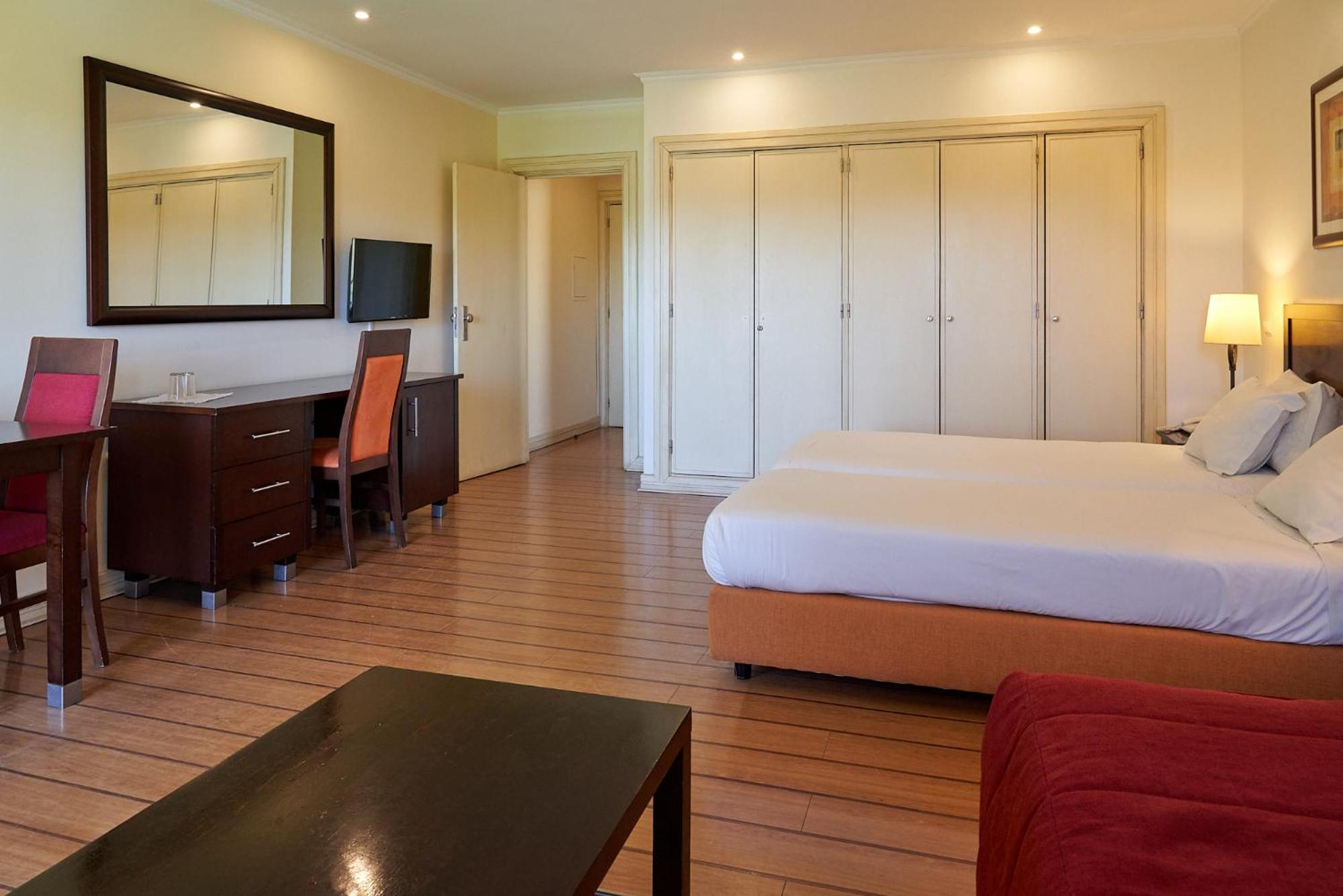 Junior Suite with Balcony - Photo 1