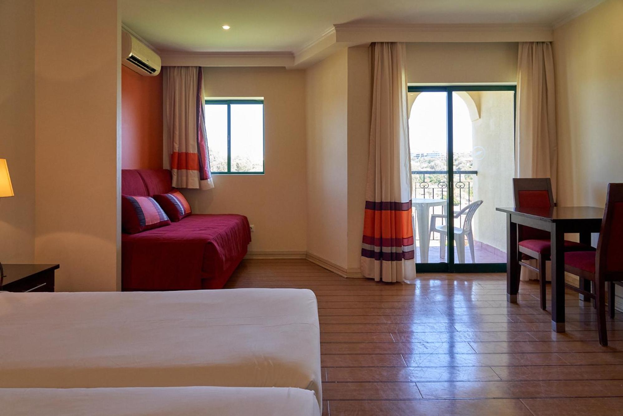 Junior Suite with Garden View photo 2