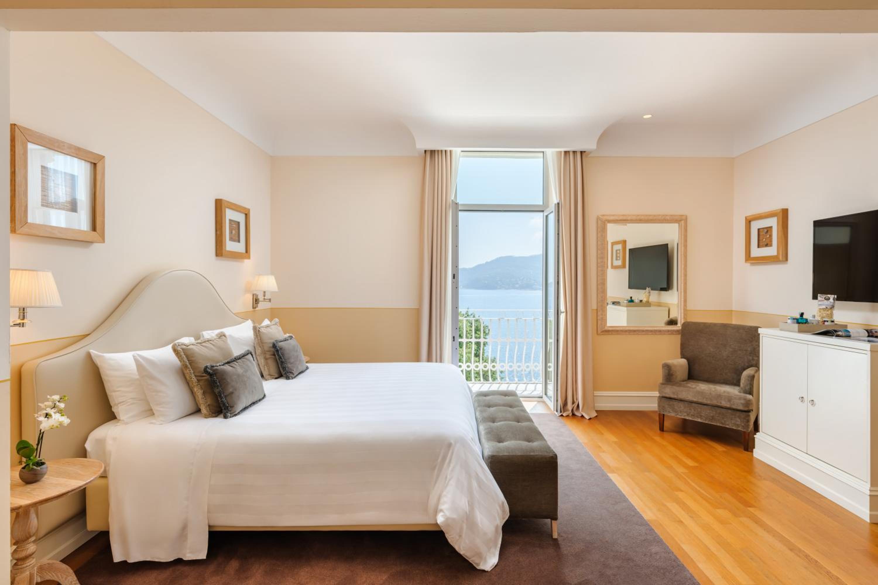 Junior Suite with Sea View - Photo 2