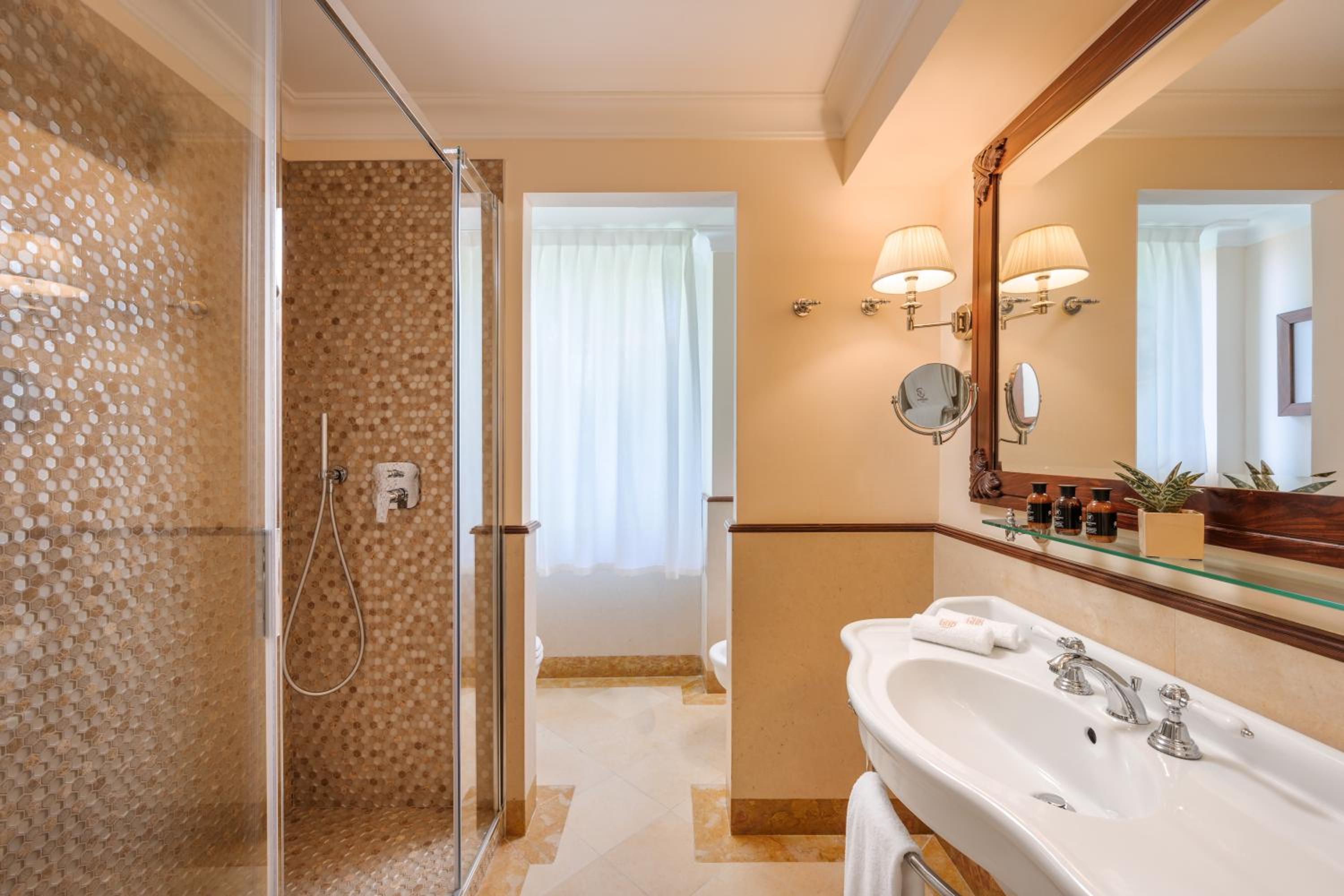 Junior Suite with Sea View - Photo 4