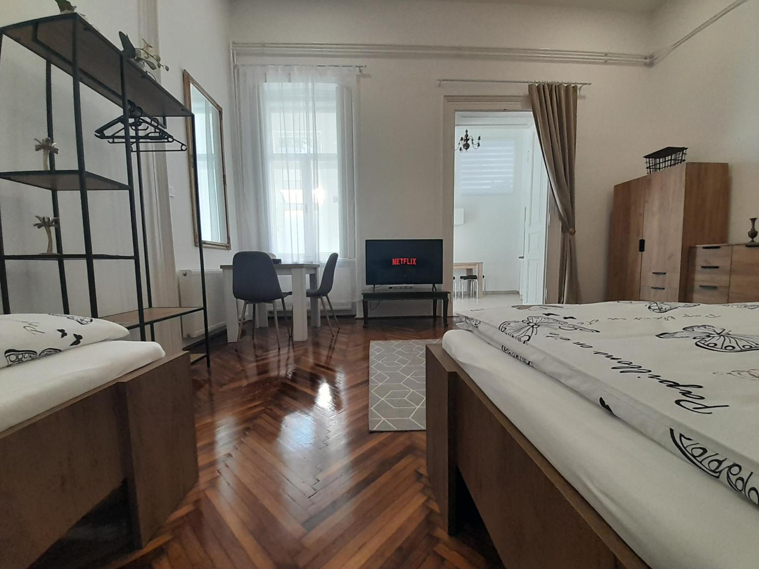 Apartment photo 1