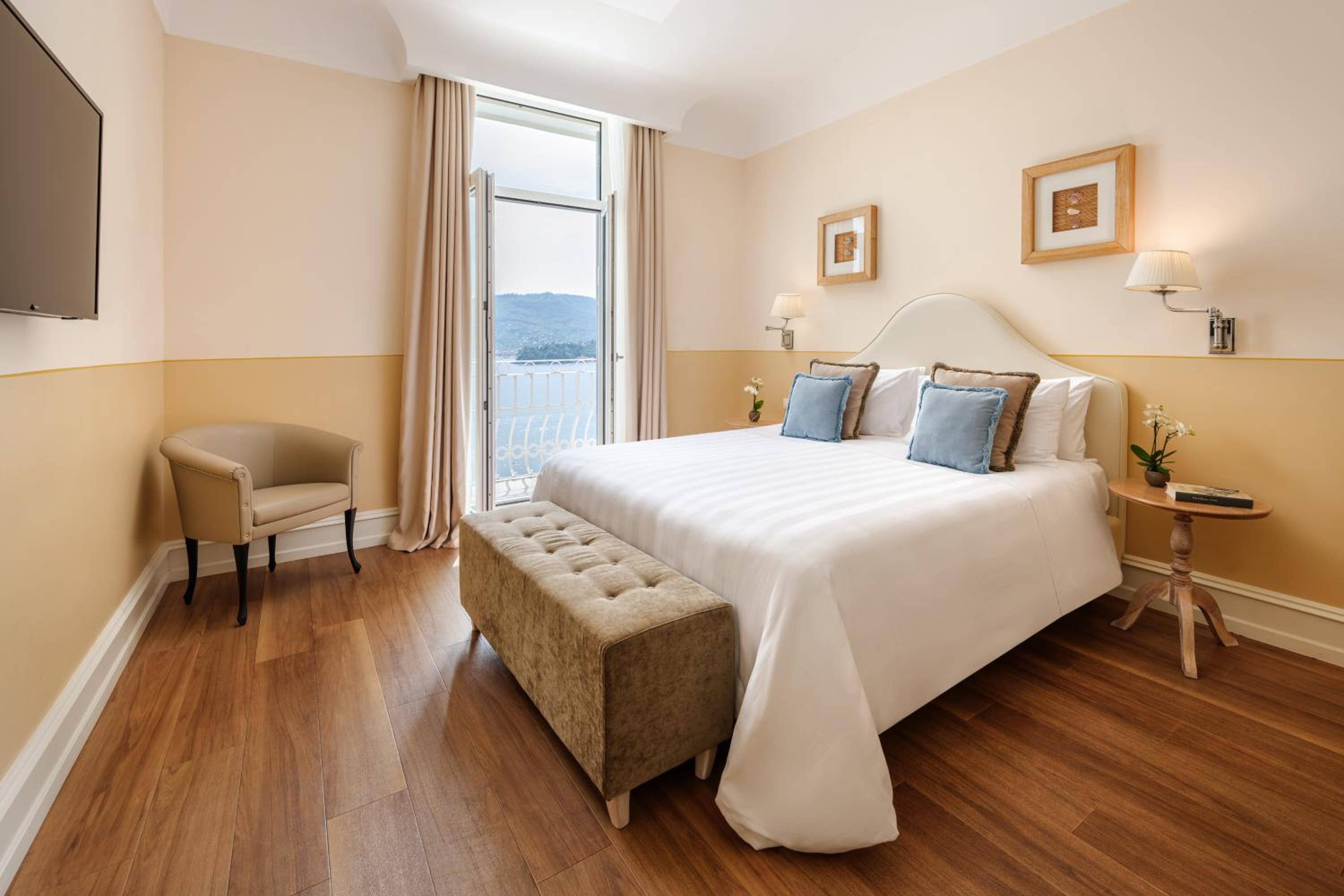 Deluxe Double Room with Sea View - Photo 1