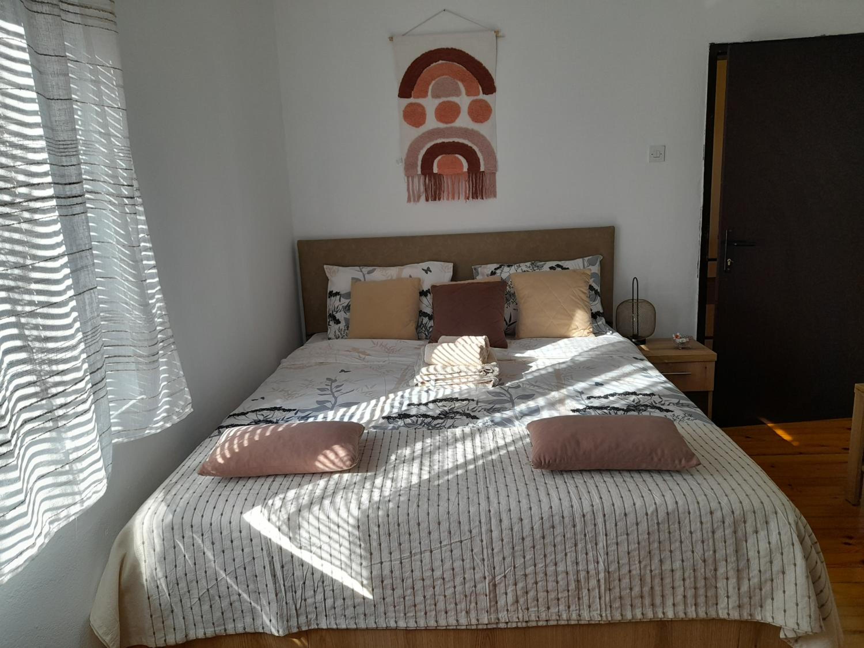 Deluxe Double Room (2 Adults + 1 Child) photo 1