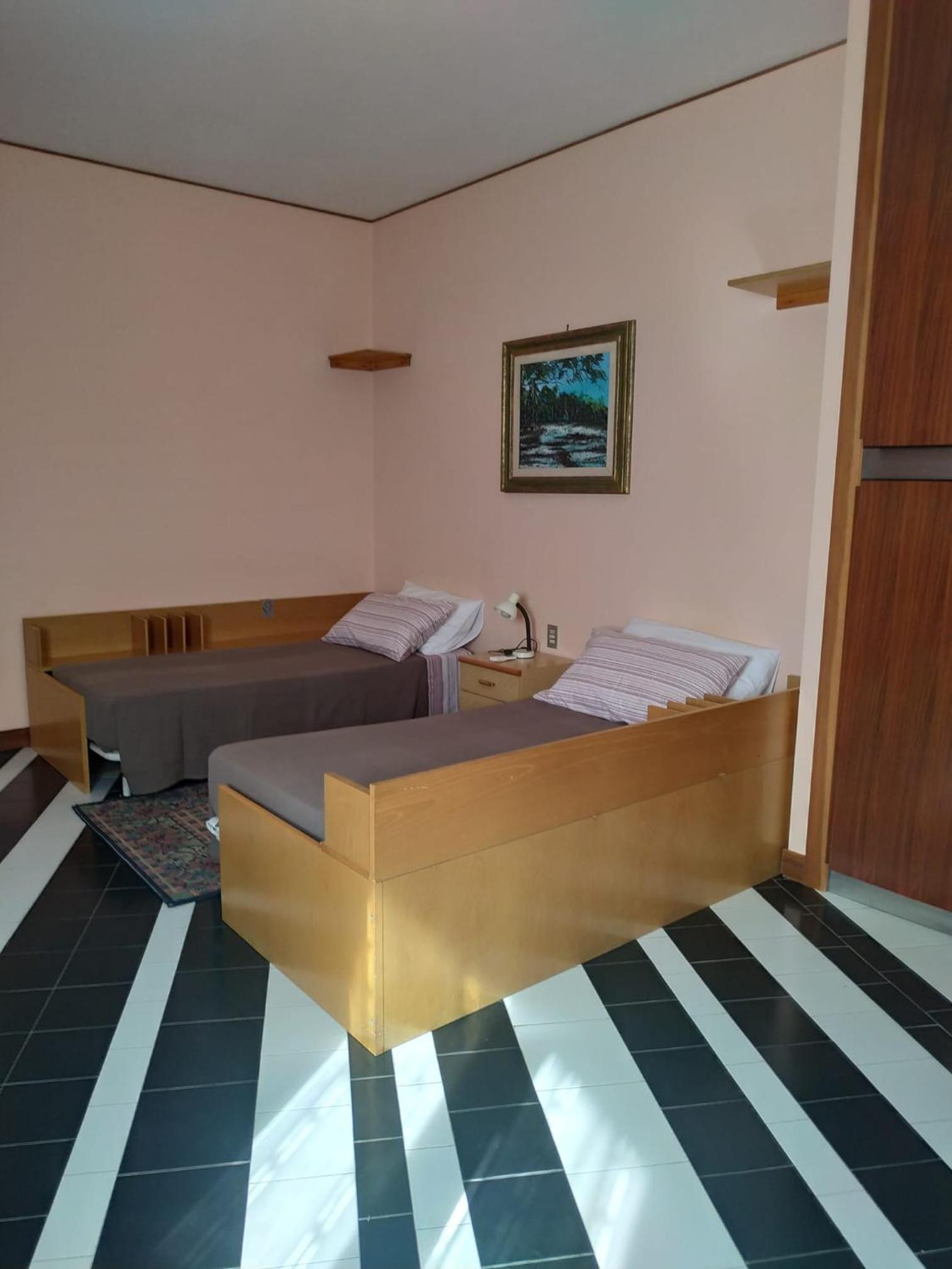 Twin Room With Private External Bathroom photo 1