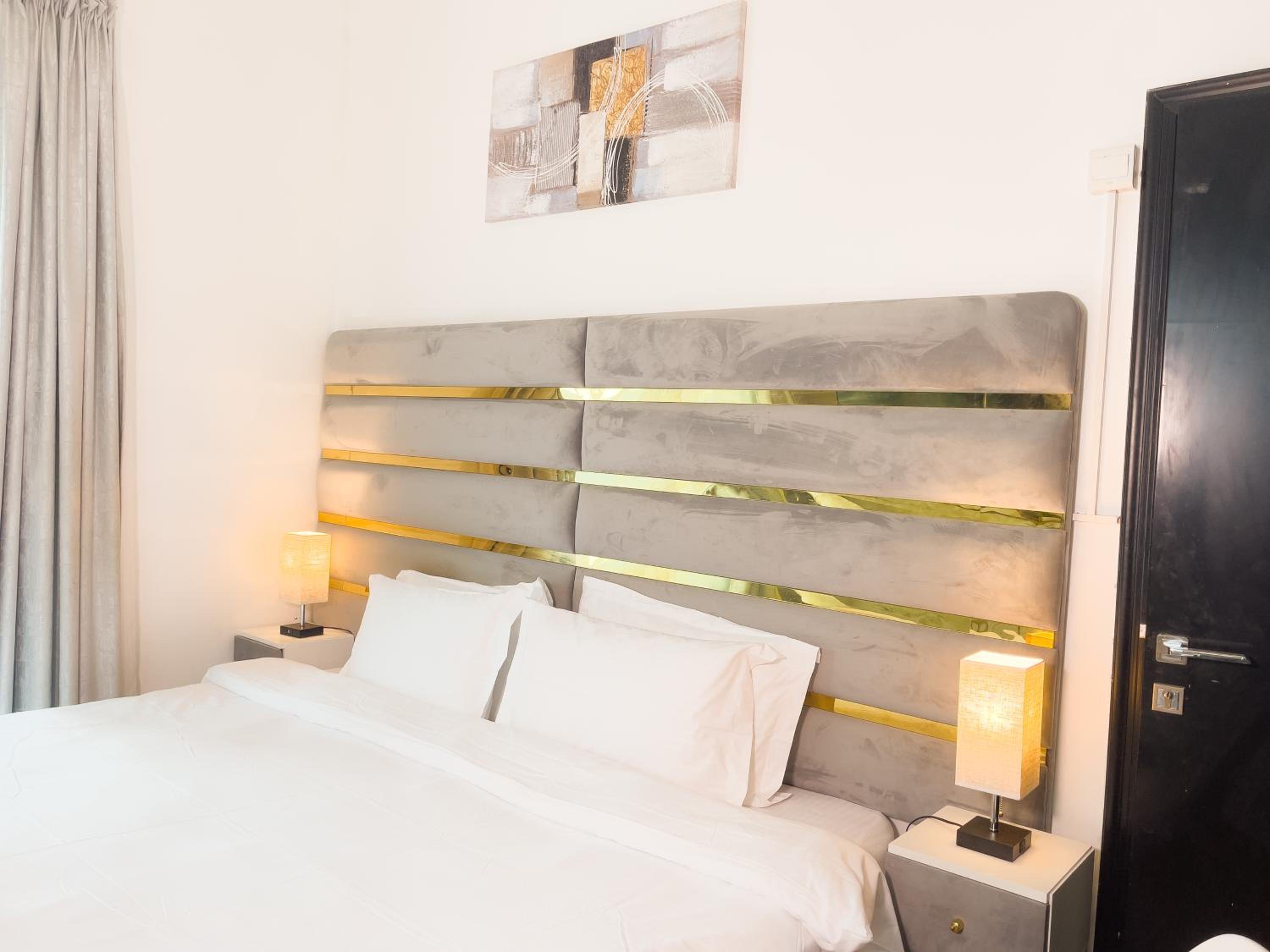 Deluxe King Room photo 1
