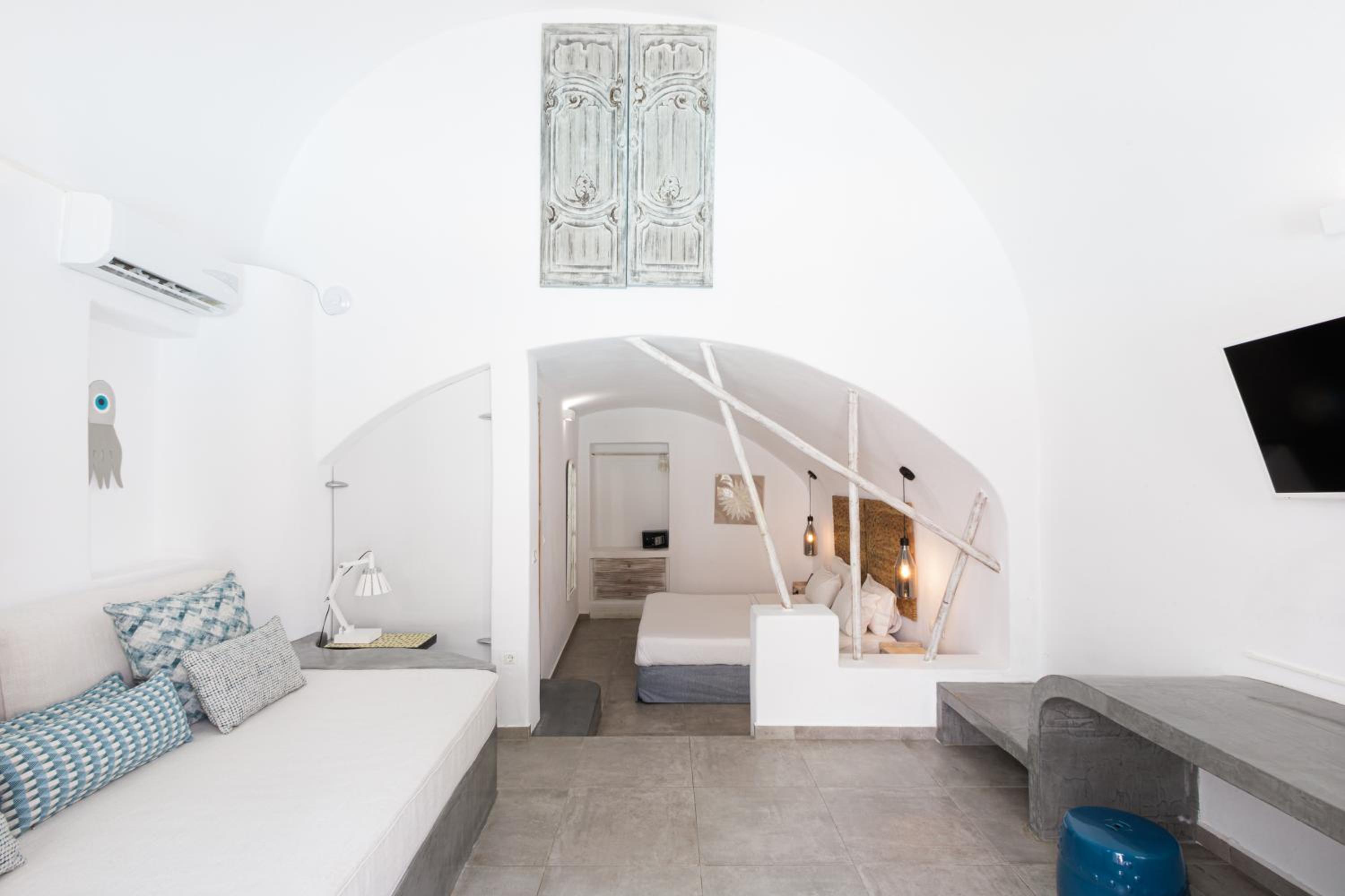 Poolfront Suite - Photo 7