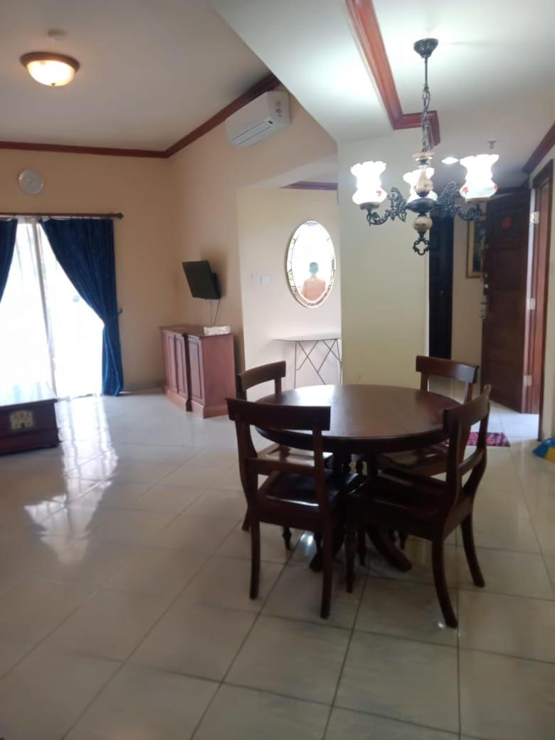One-Bedroom Apartment - Photo 8