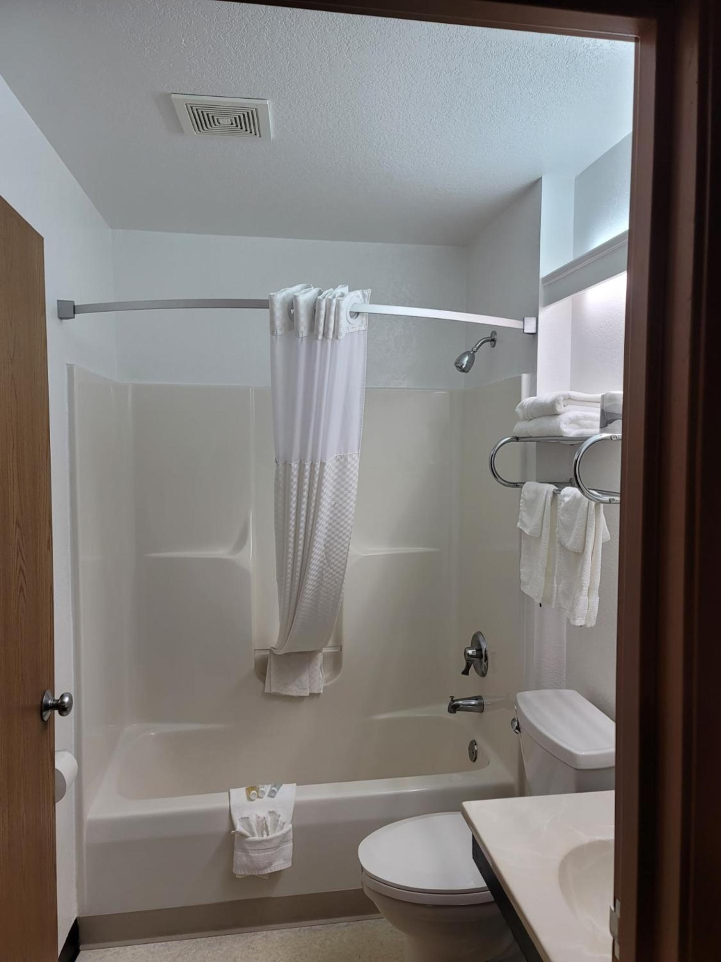 Deluxe King Studio Suite - Non-Smoking - Photo 4