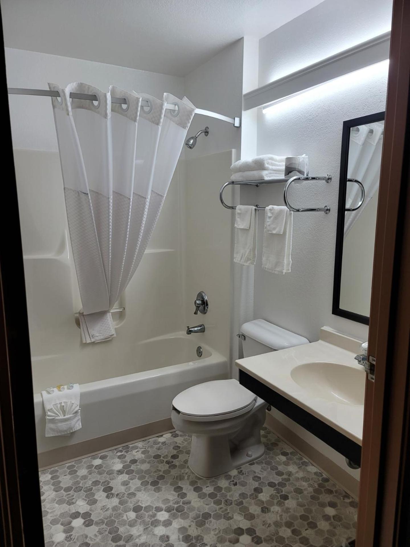 Superior Studio Suite with Two Queen Beds - Non-Smoking - Photo 2