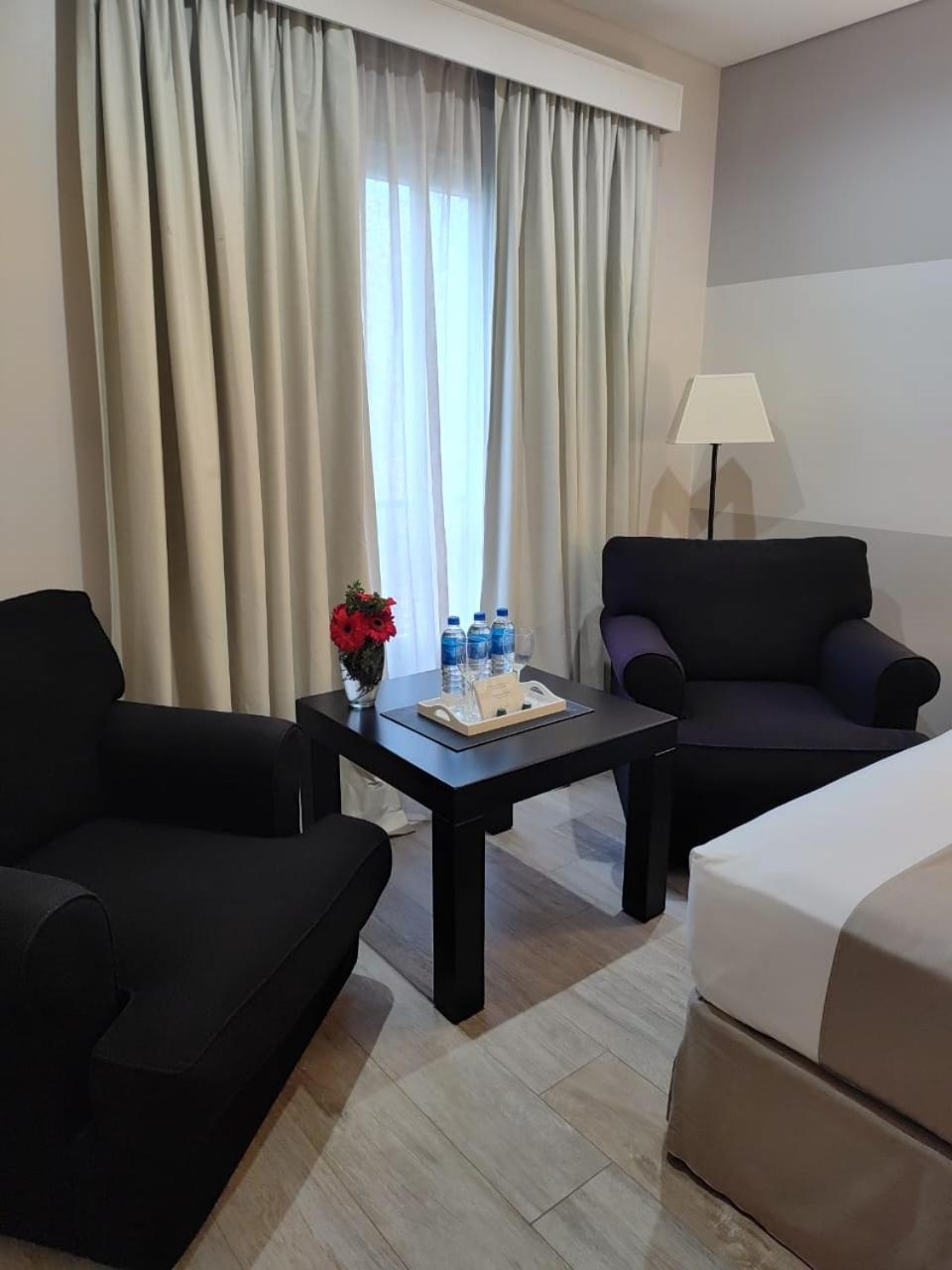 Executive Triple Room thumbnail 5