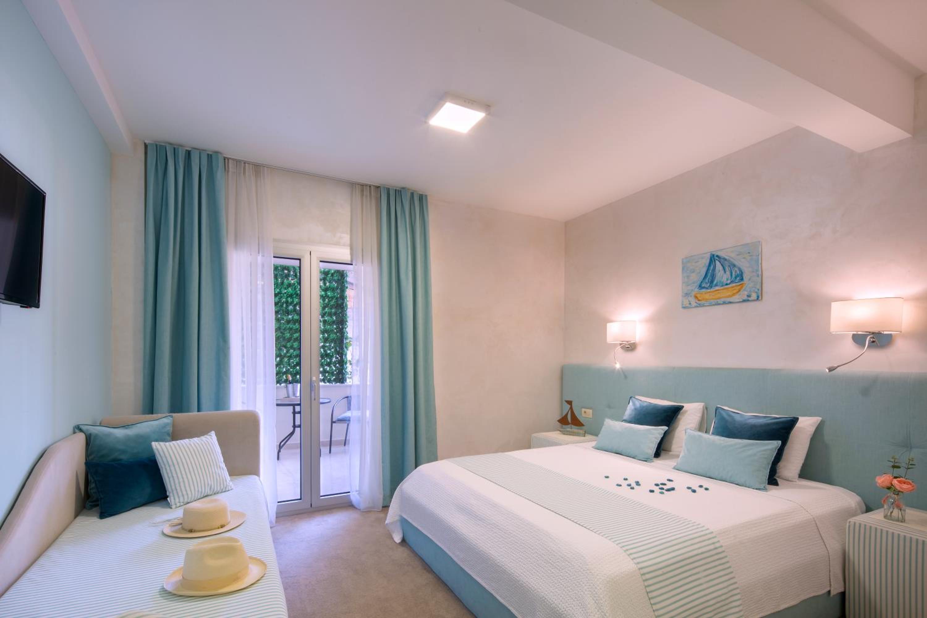 Comfort Triple Room photo 3