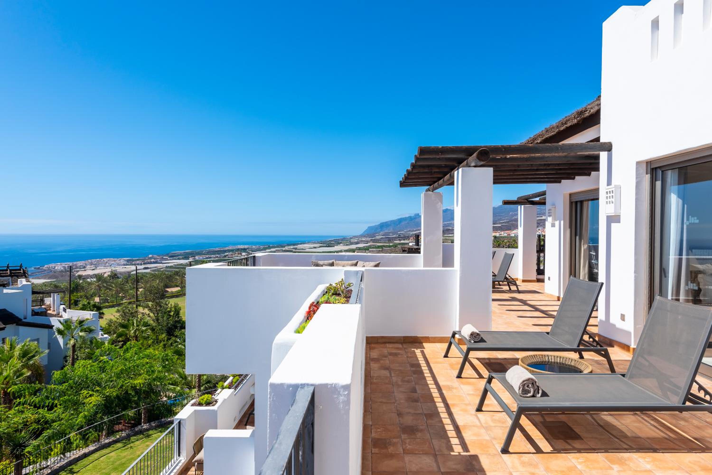 Three-Bedroom Suite with Sea View