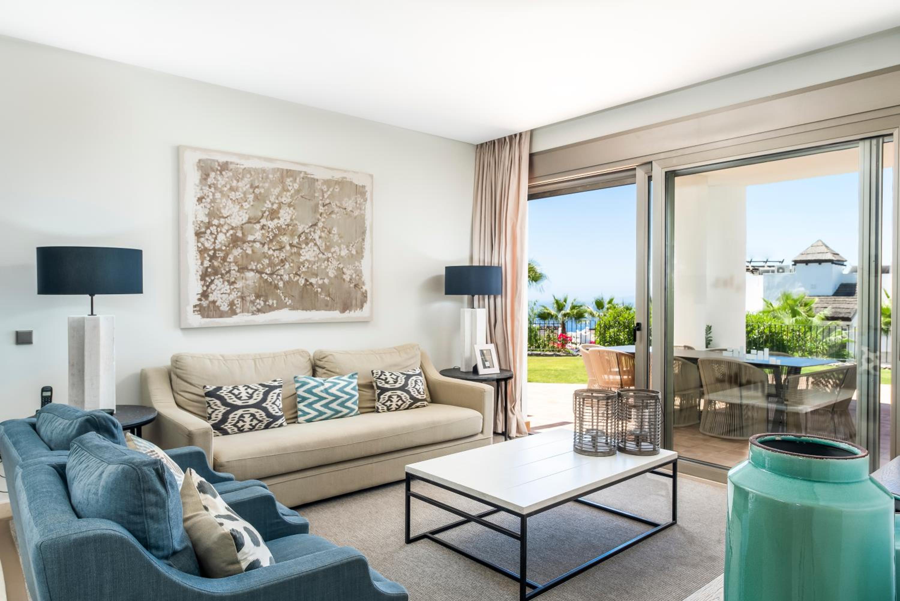 Three-Bedroom Suite with Jacuzzi and Sea View