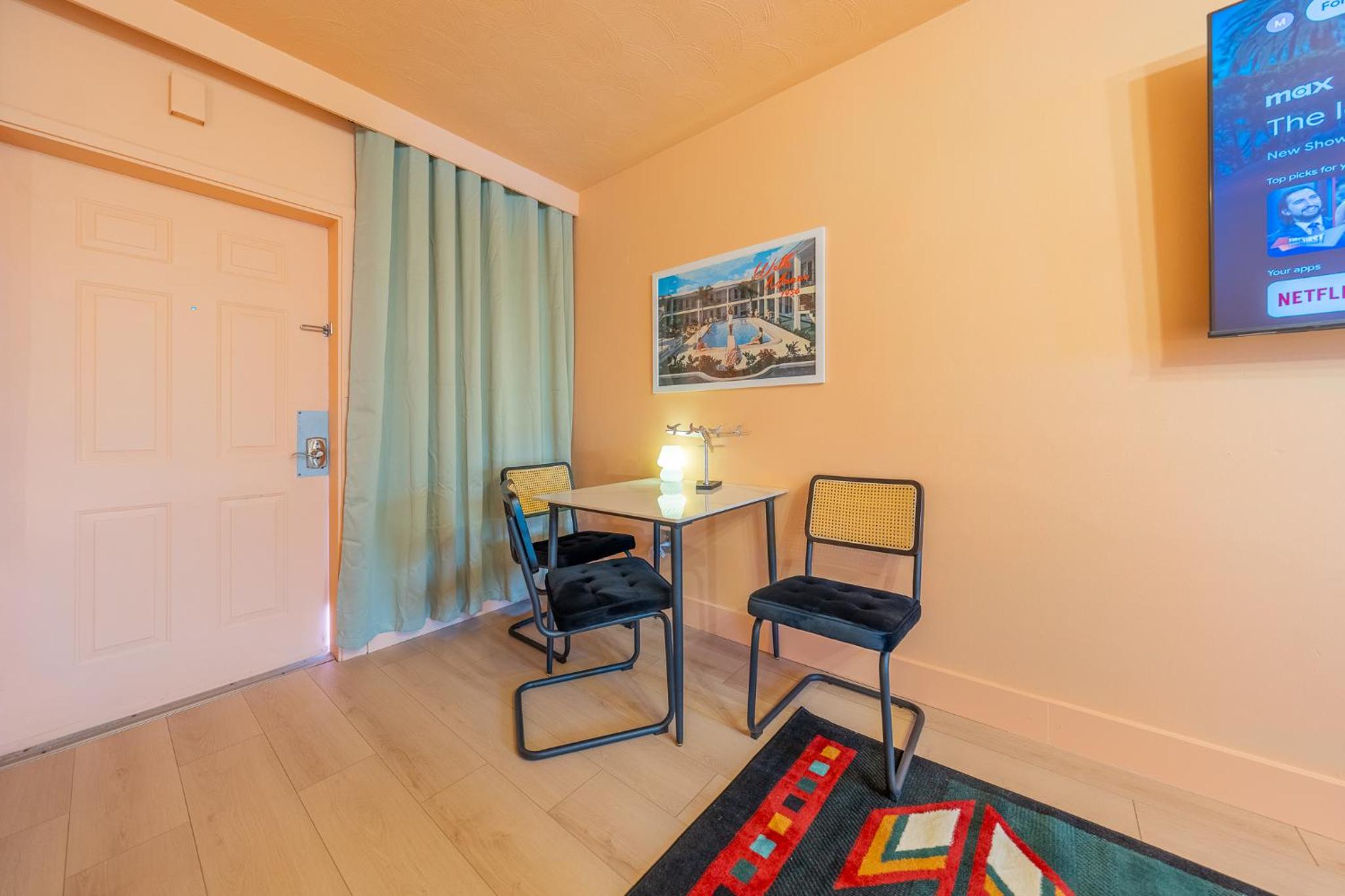 Deluxe Family Room - Photo 3