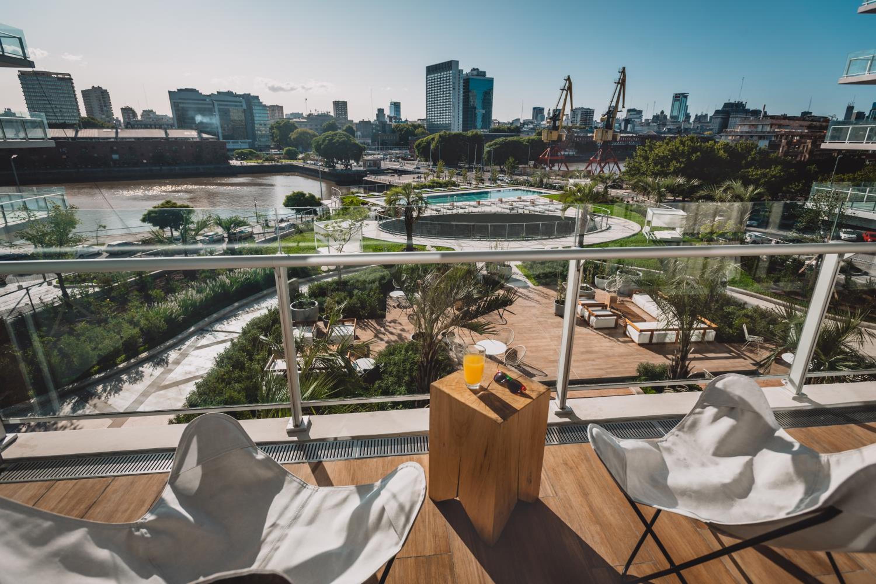 Superior King Room with View