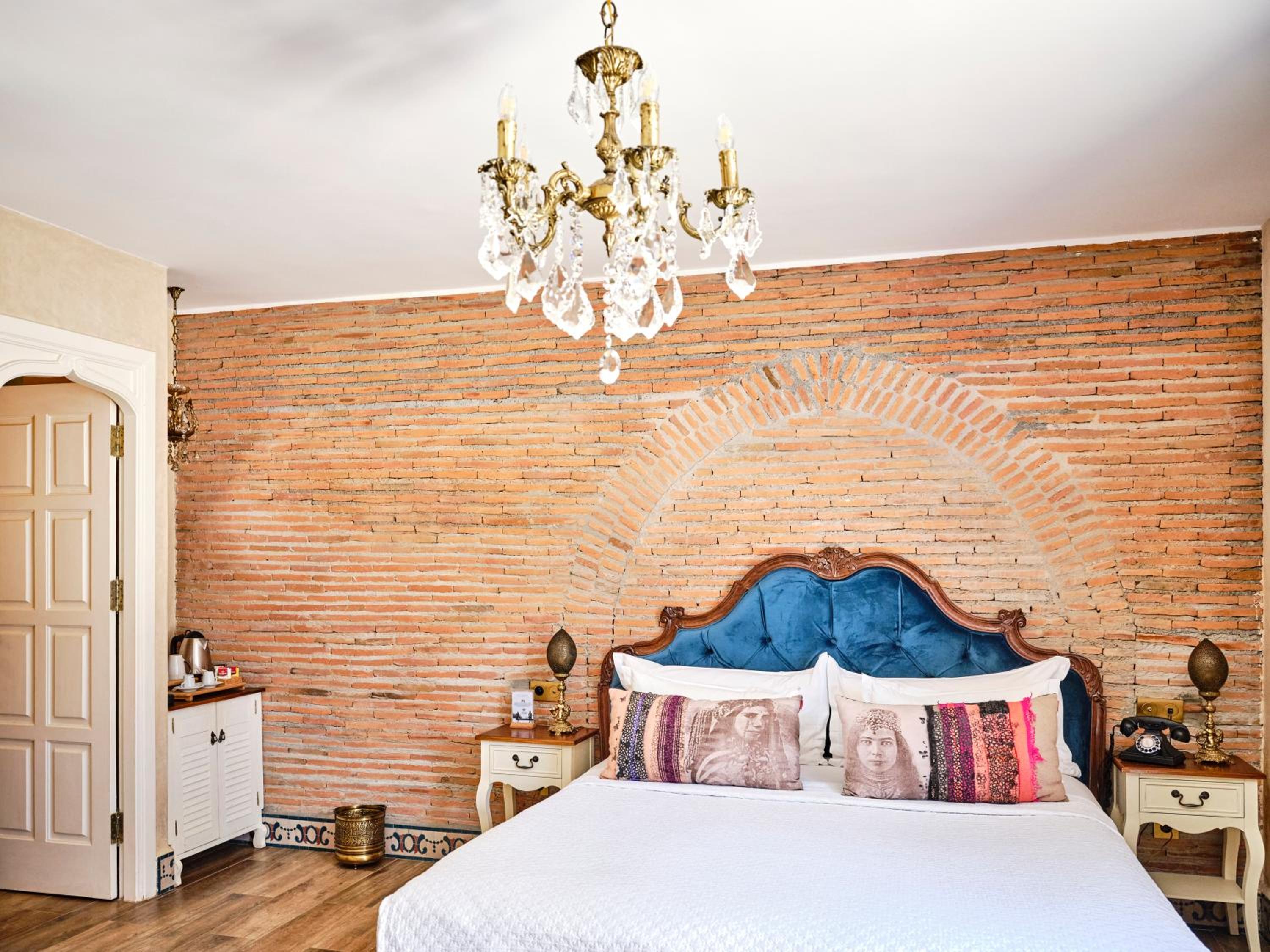 Monaco Room - Photo 2
