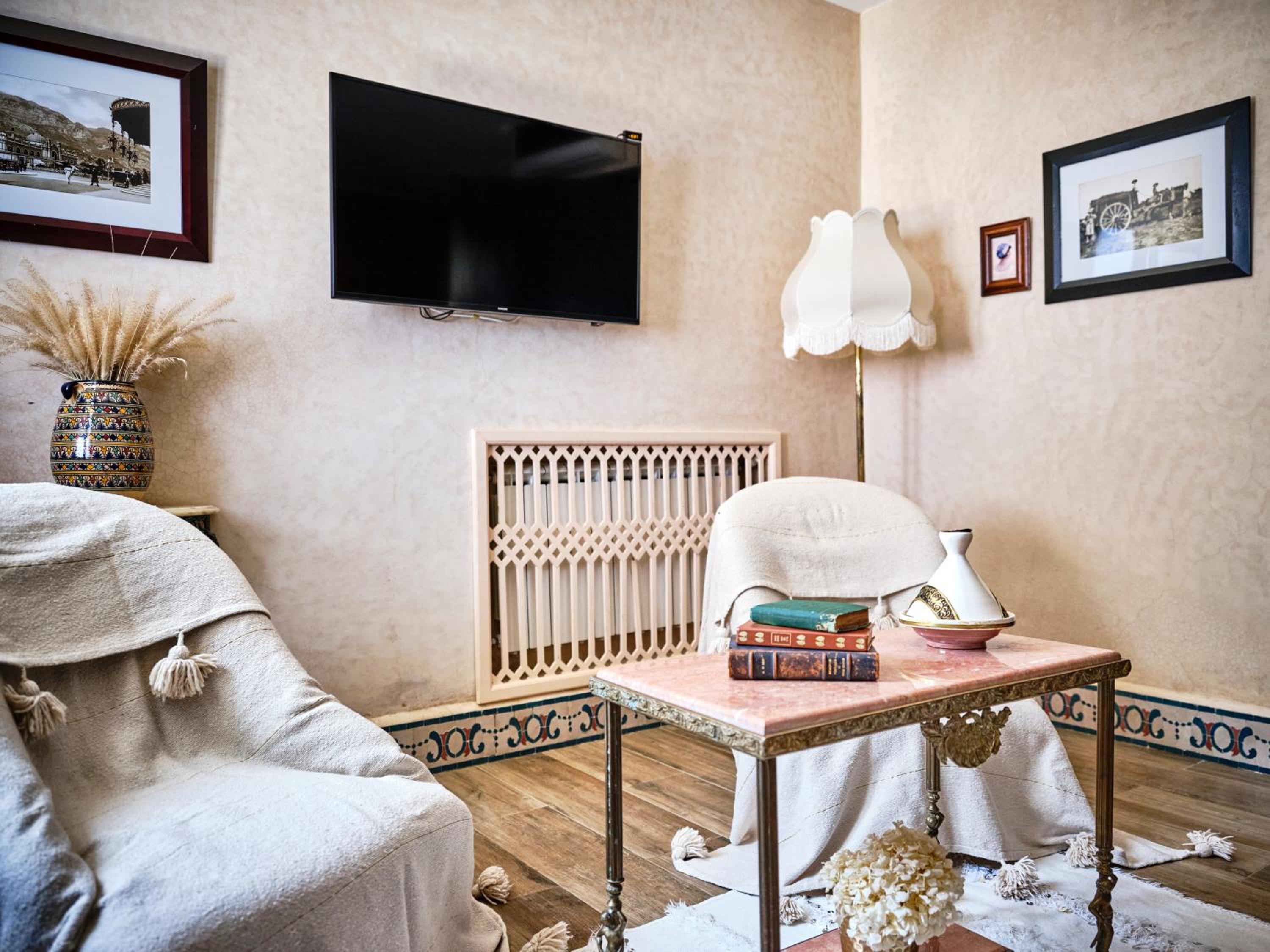 Monaco Room - Photo 1