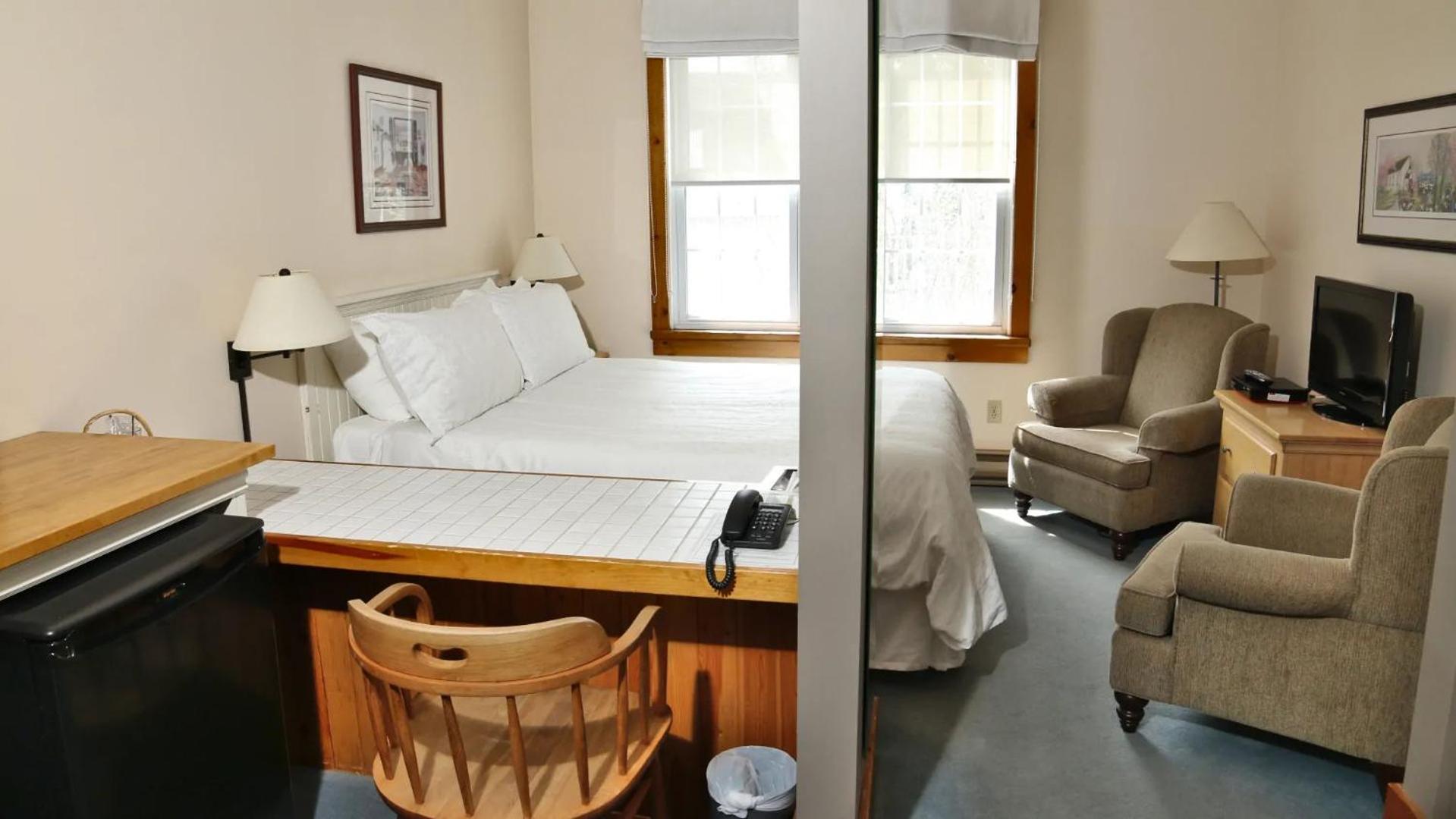 Standard Queen Room photo 2