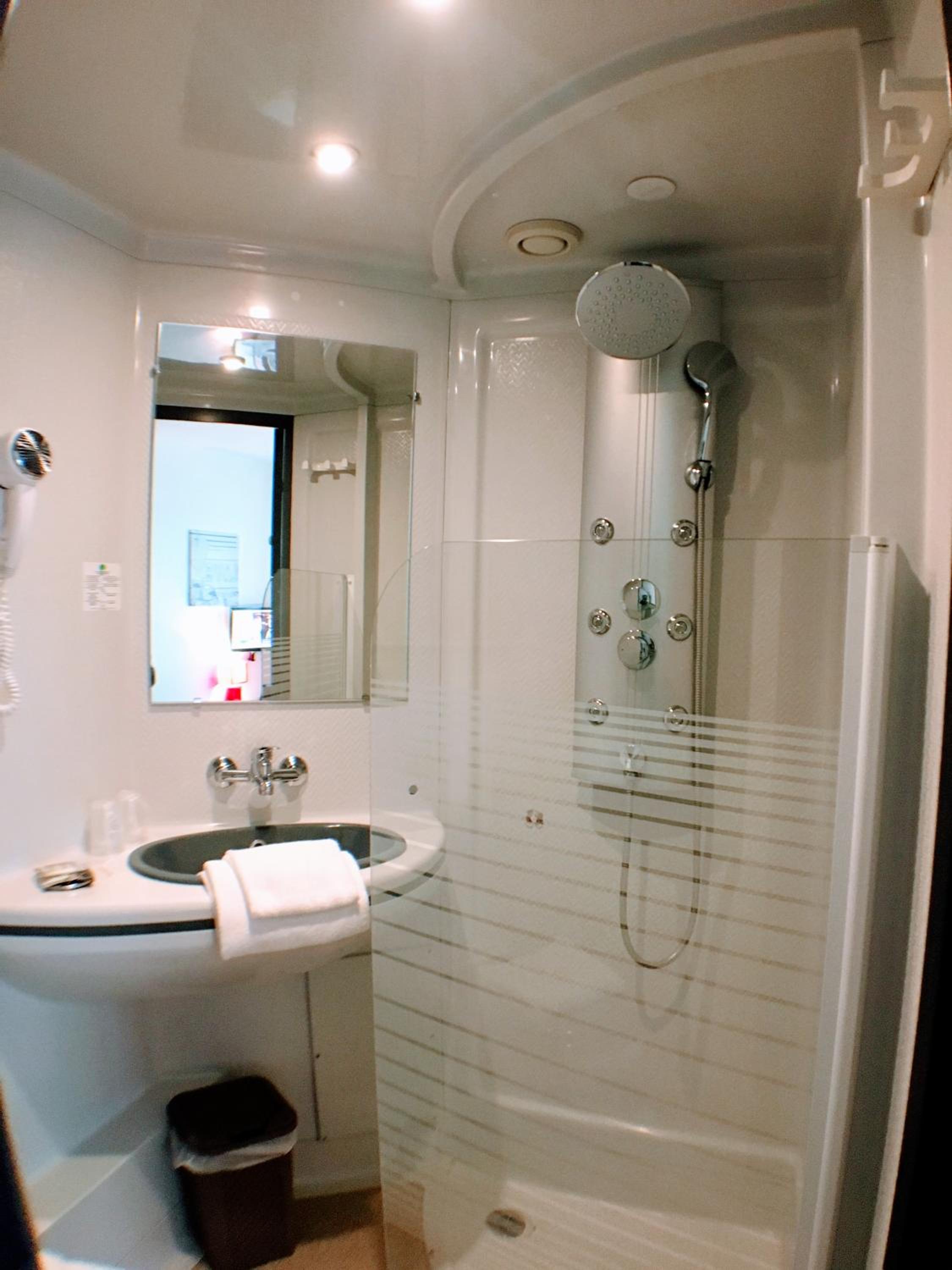 Double Room - Photo 4