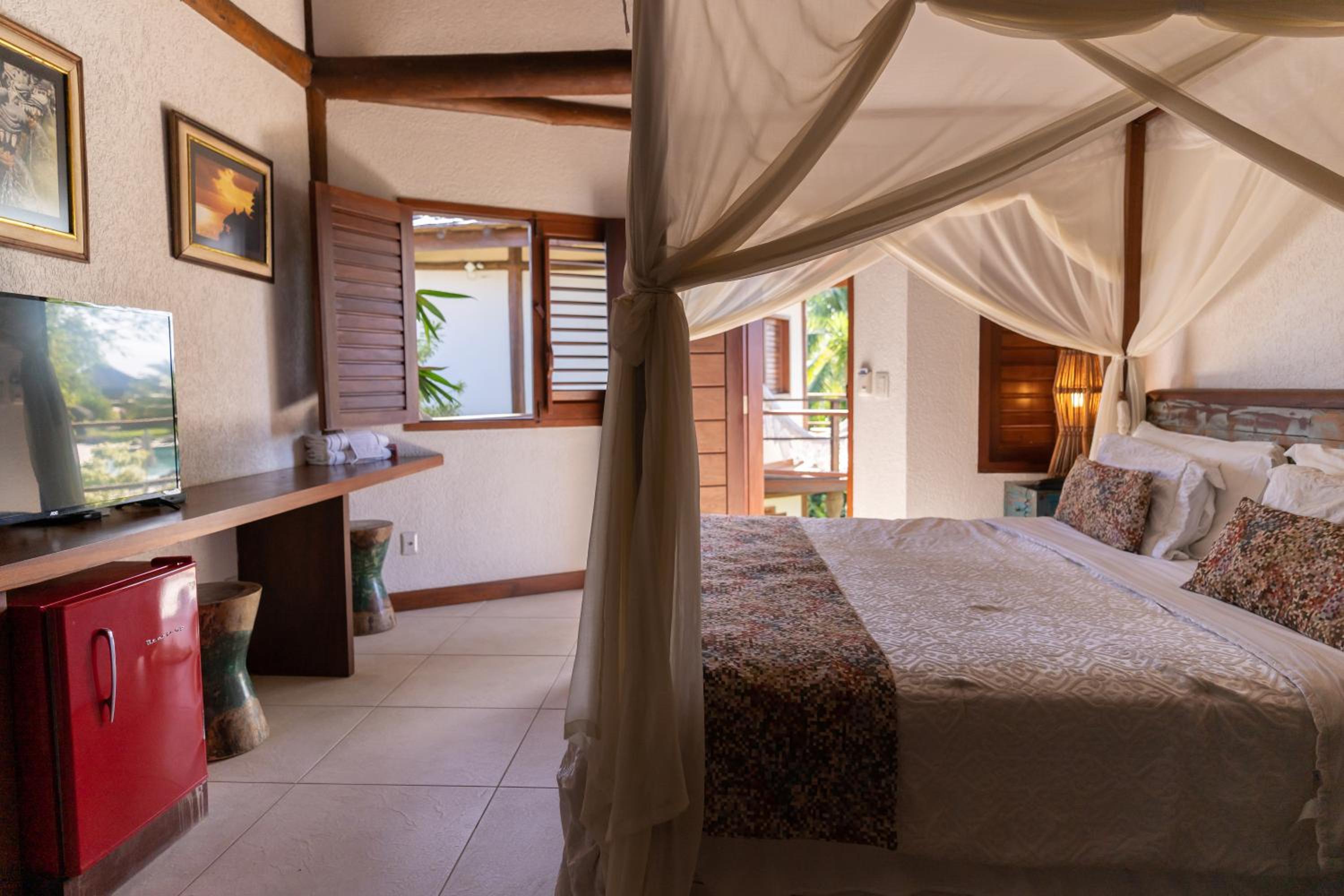 Deluxe Double Room with Balcony - Photo 10