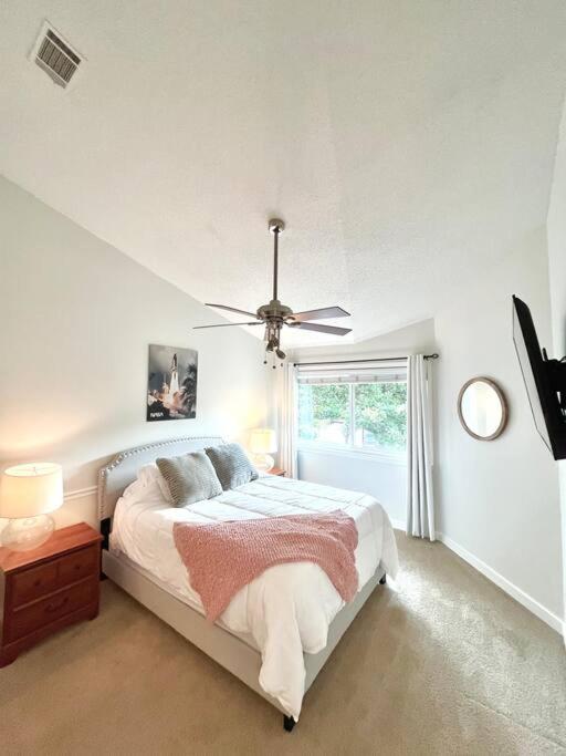Two-Bedroom Apartment photo 2