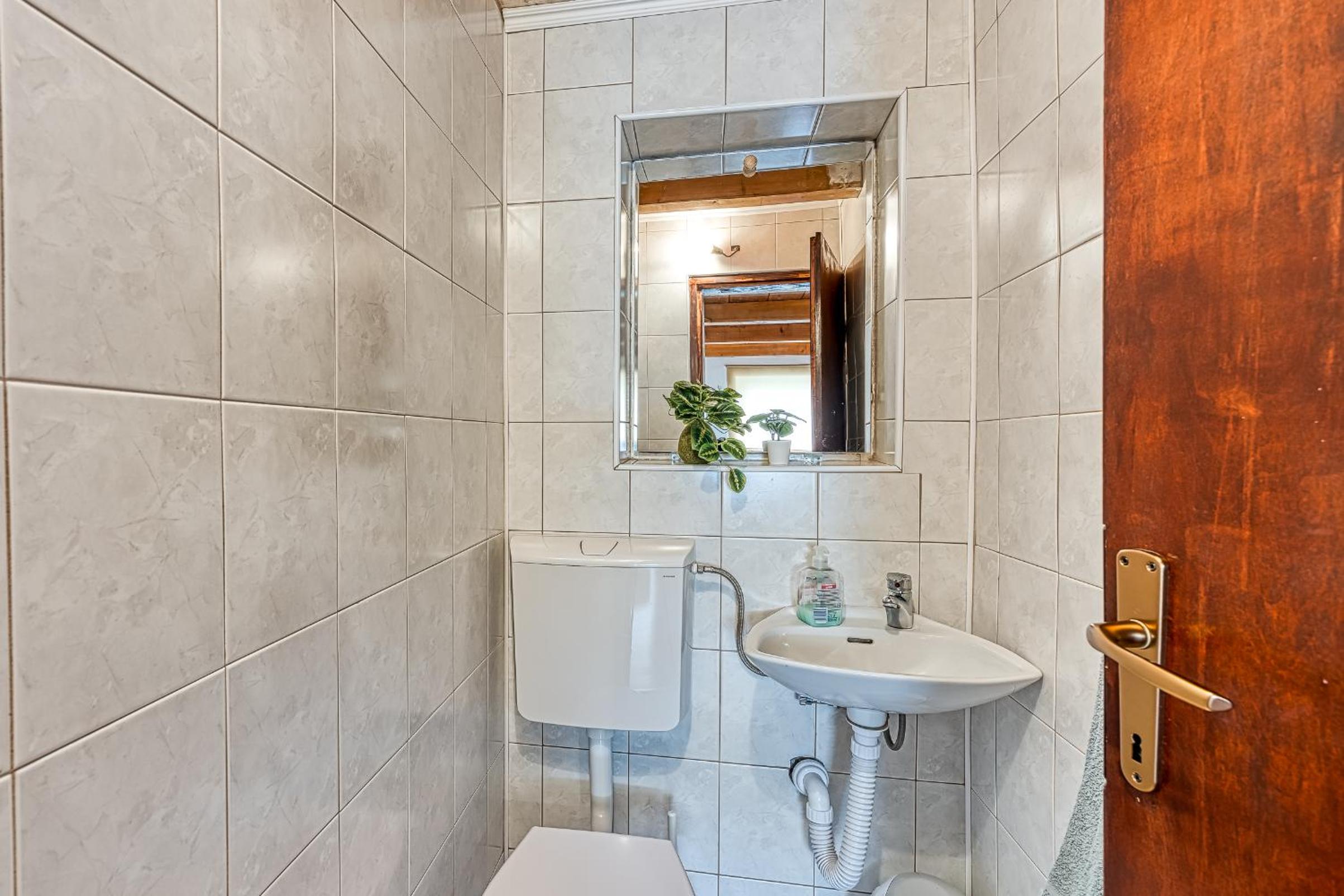 Two-Bedroom House - Photo 37